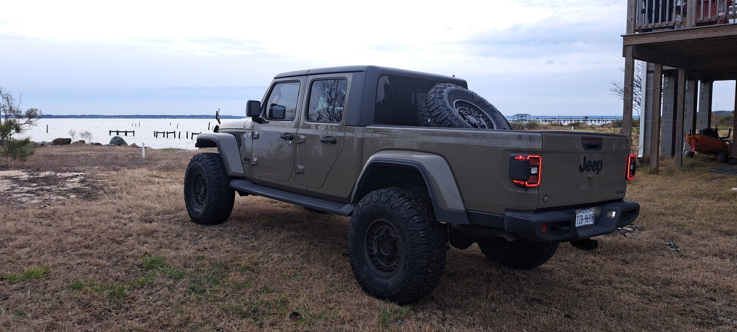 Jeep Gladiator Lets see all those Gladiators with lifts and bigger tires! 20221214_153340