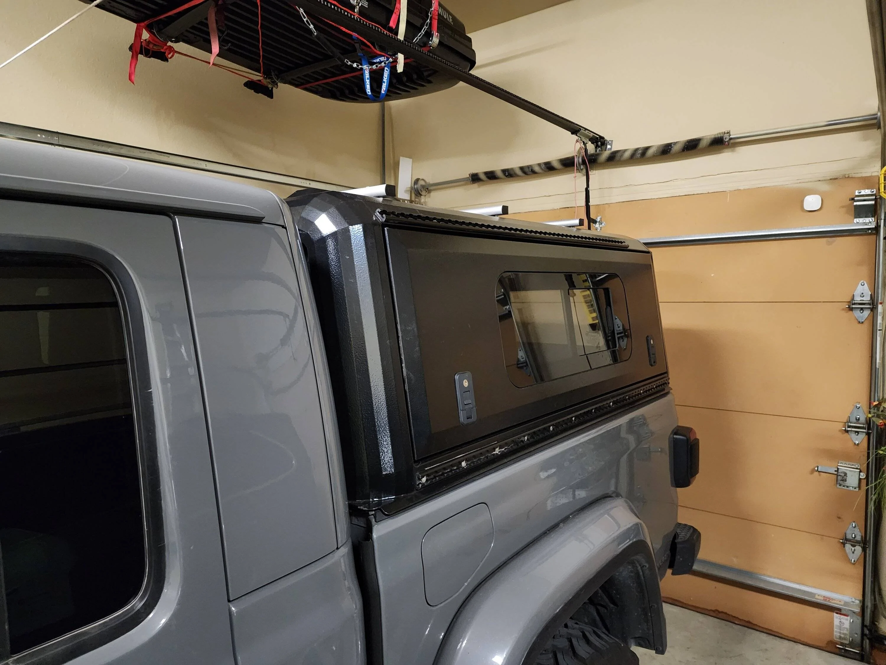 Jeep Gladiator Alu-Cab Contour Canopy Roll Call - not Camper 20221218 RLD Canopy 4 _185631
