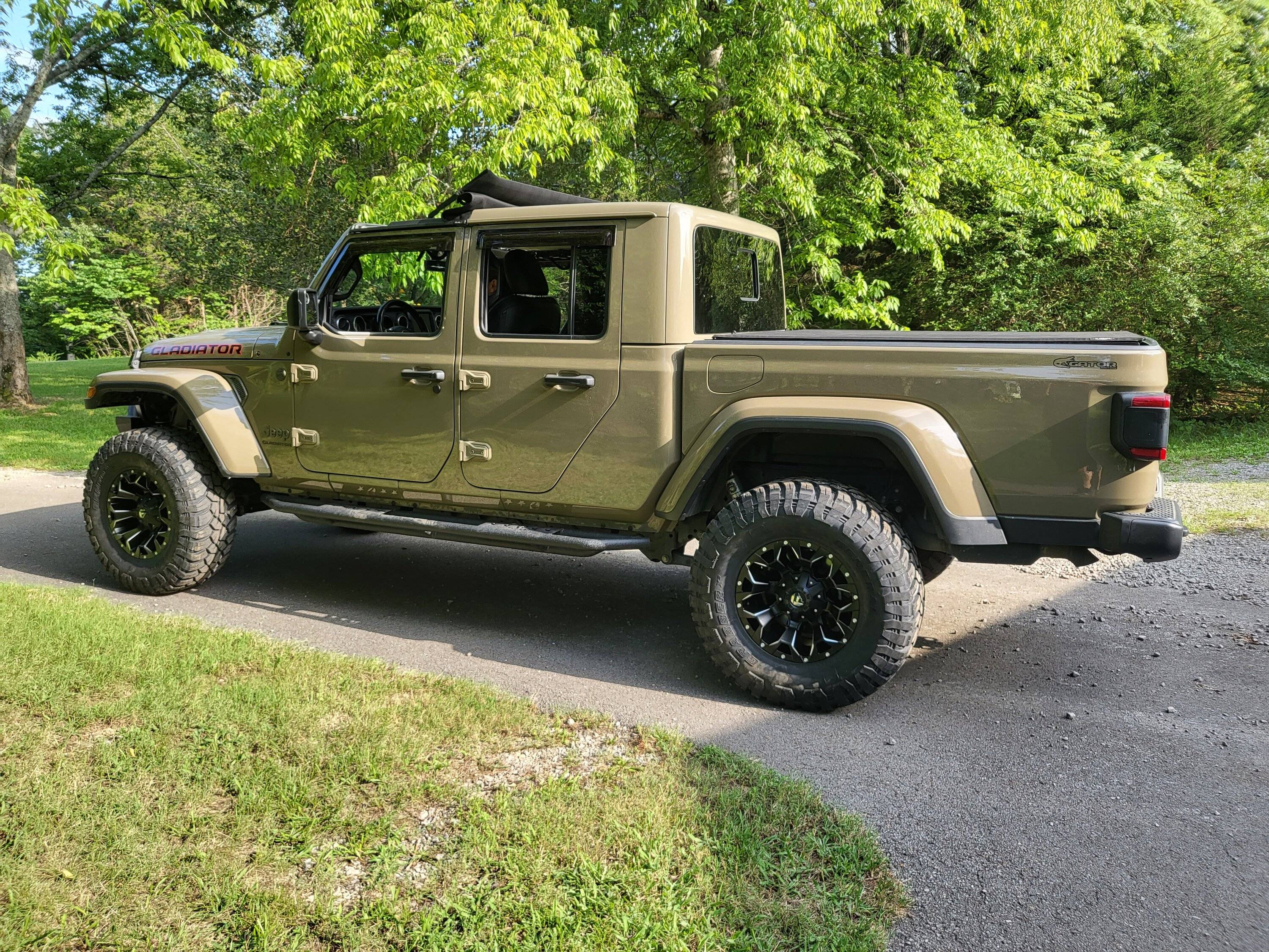 Jeep Gladiator Mopar 2 inch Lift-Need Longer or Adjustable Track Bars 20220719_174316