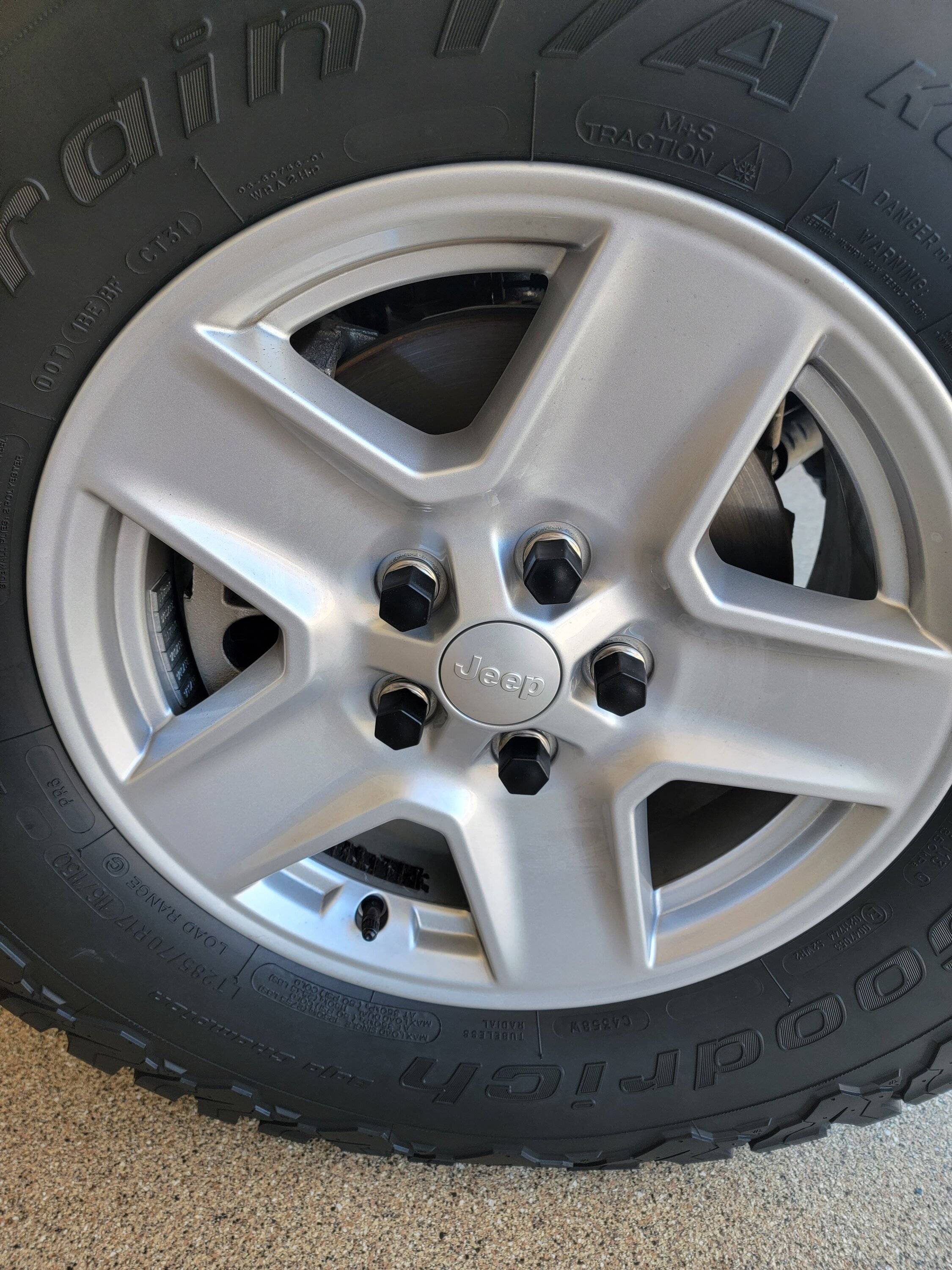 Jeep Gladiator Any one swapped out the chrome lug nuts ? 20221219_121848
