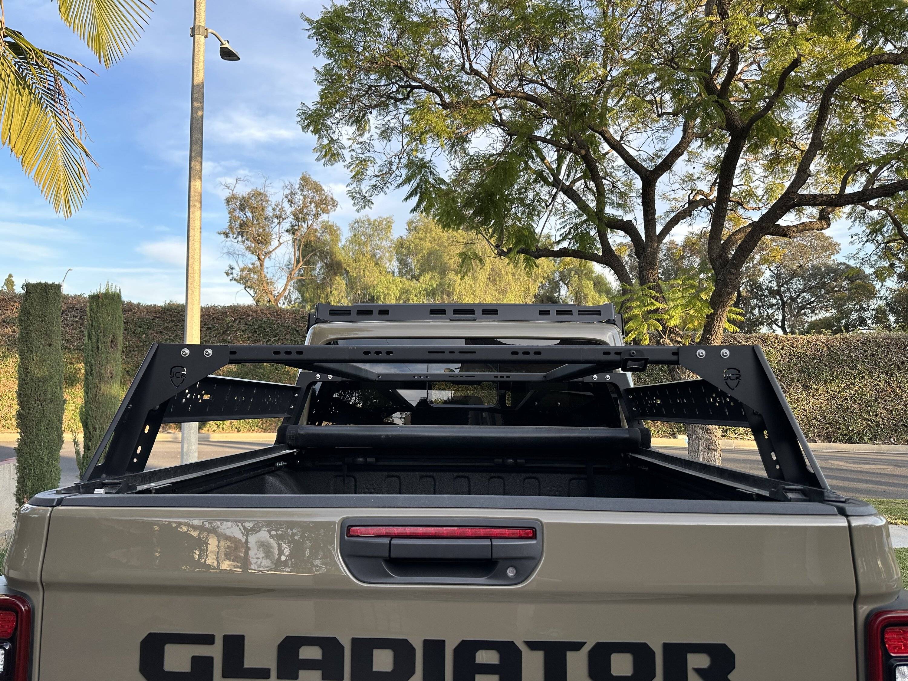 Jeep Gladiator Rugged Ridge tonneau cover 4568D44C-DFE7-4086-8F9E-4E2233A93BF1