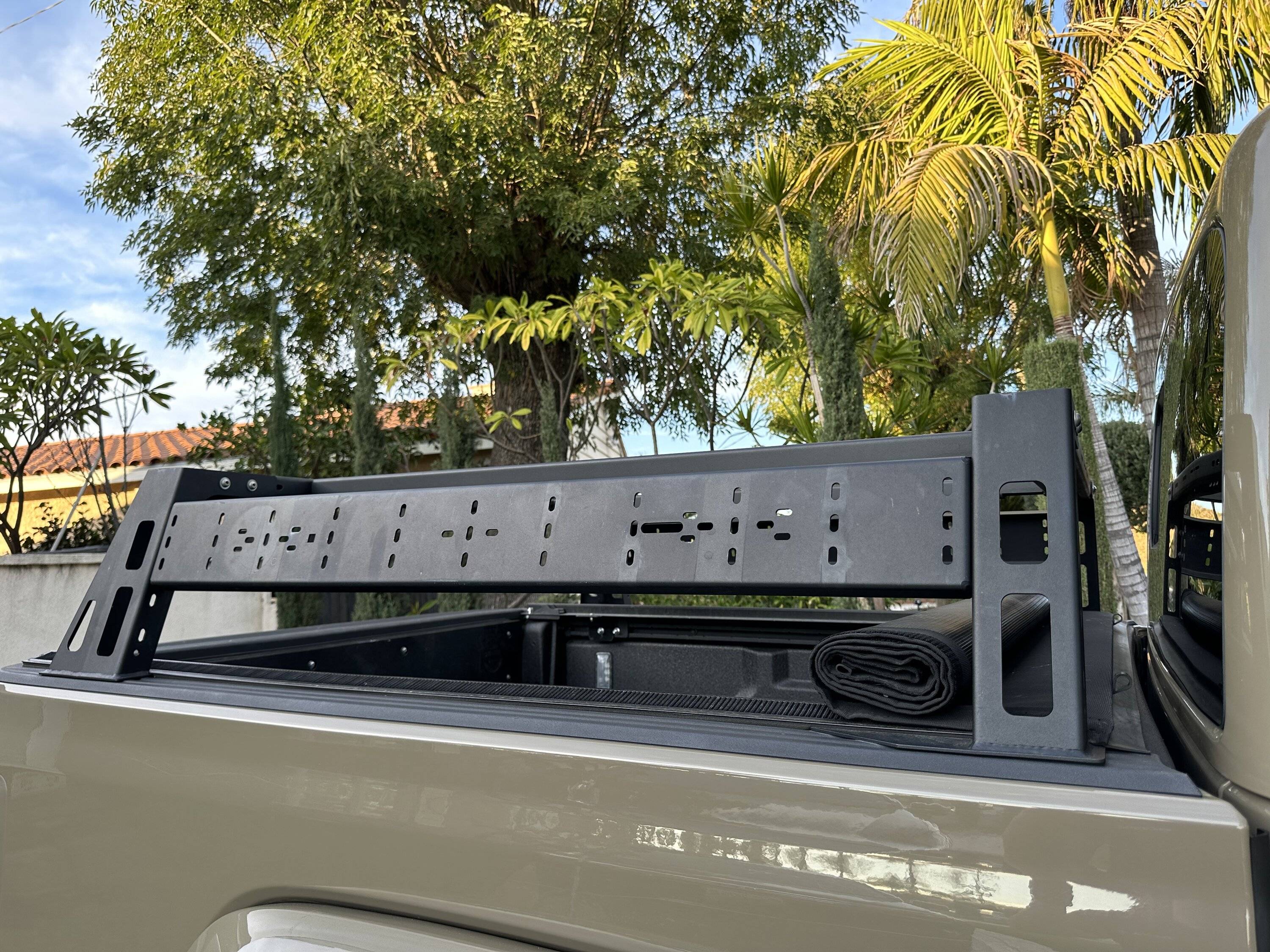 Jeep Gladiator Rugged Ridge tonneau cover 8D0D9E58-E68C-4CE5-B274-ACF2B389B145