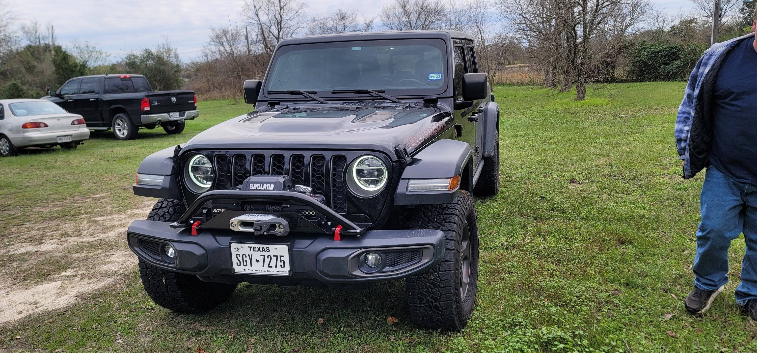 Jeep Gladiator Got my winch in with the factory bumper 20221218_160658