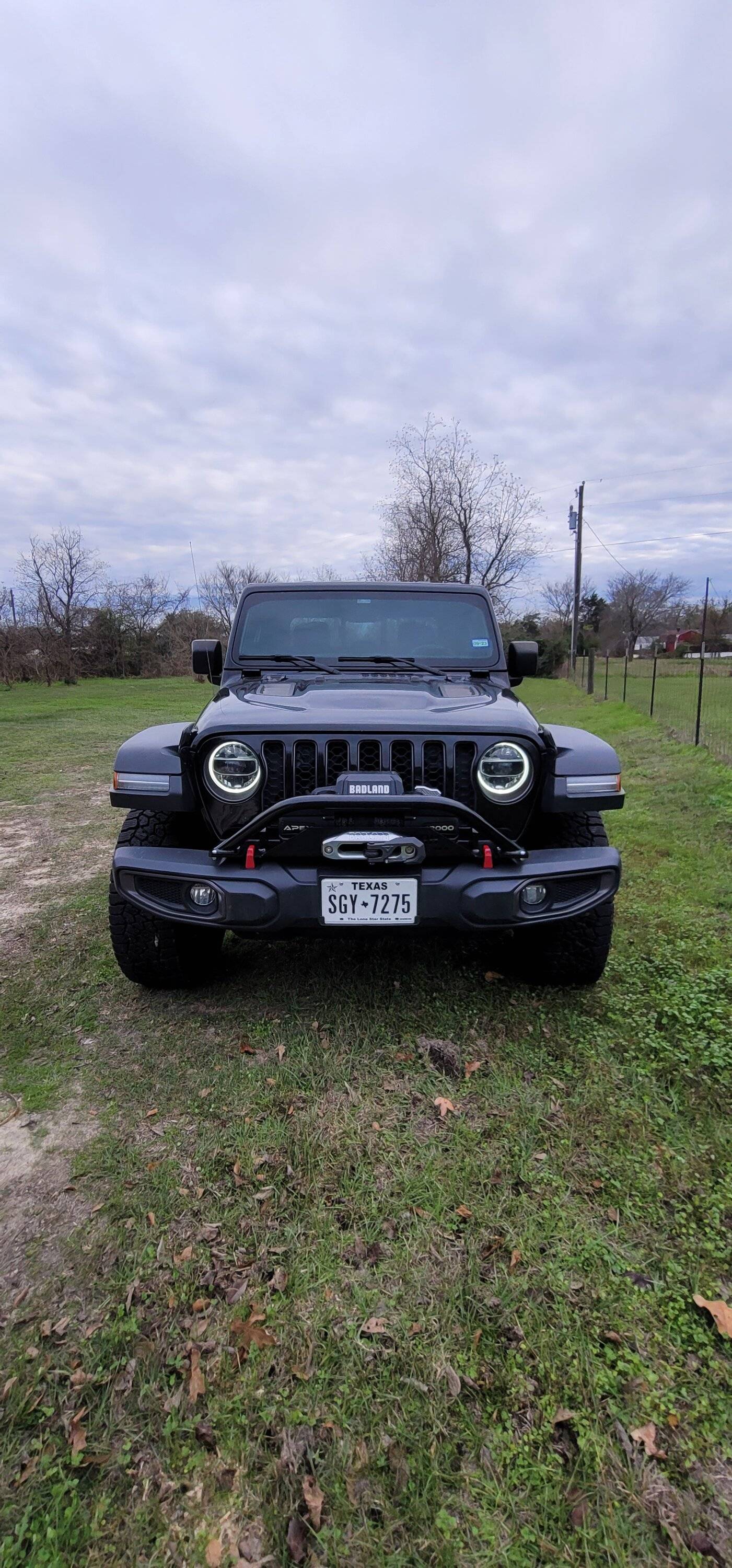 Jeep Gladiator Got my winch in with the factory bumper 20221218_160711