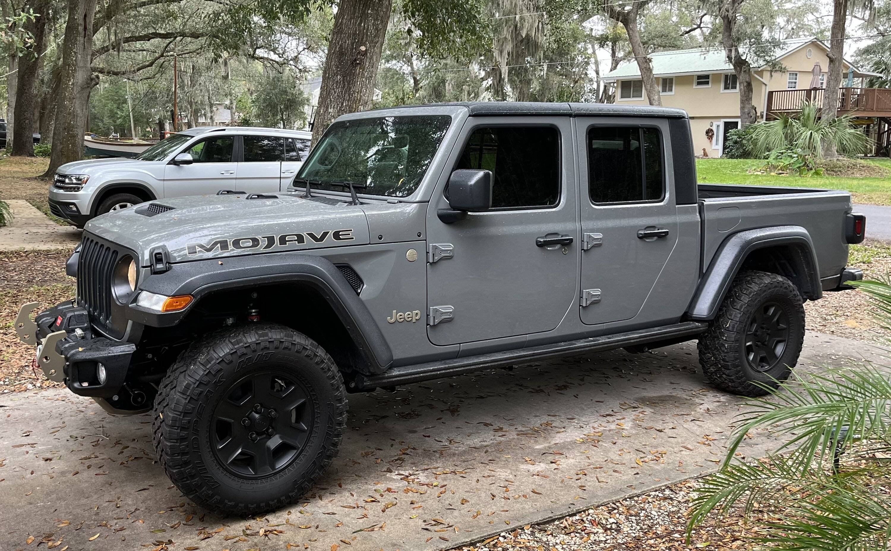 Jeep Gladiator 2022 Mojave bumper and winch question 5DD49B7F-D7EF-4EE0-8FEE-E80D0F1B505A