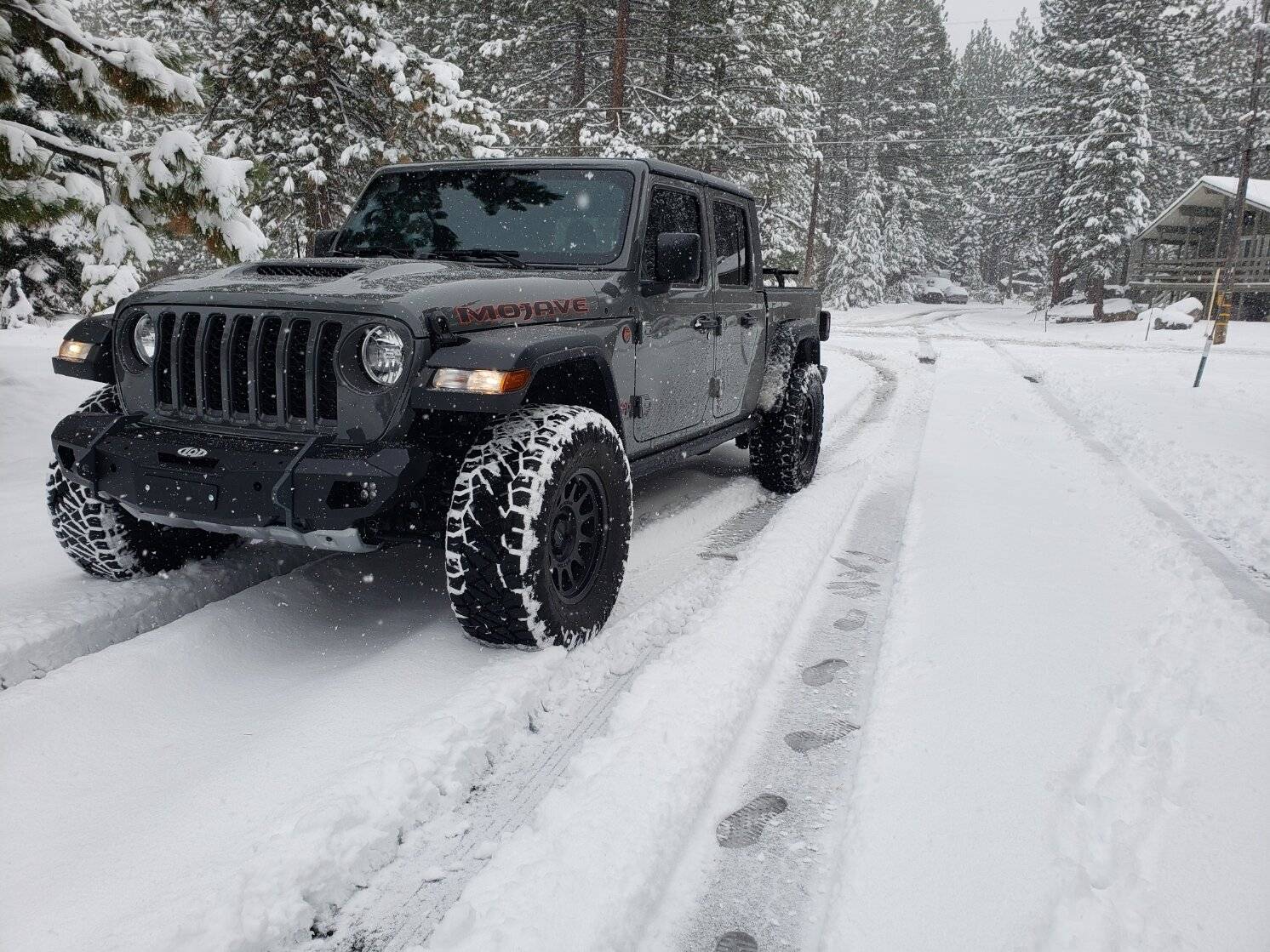 Jeep Gladiator 2022 Mojave bumper and winch question Mojave snow