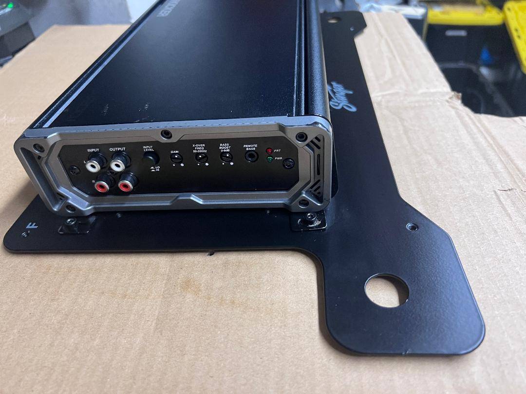 Jeep Gladiator amplifier installed thumbnail (1)