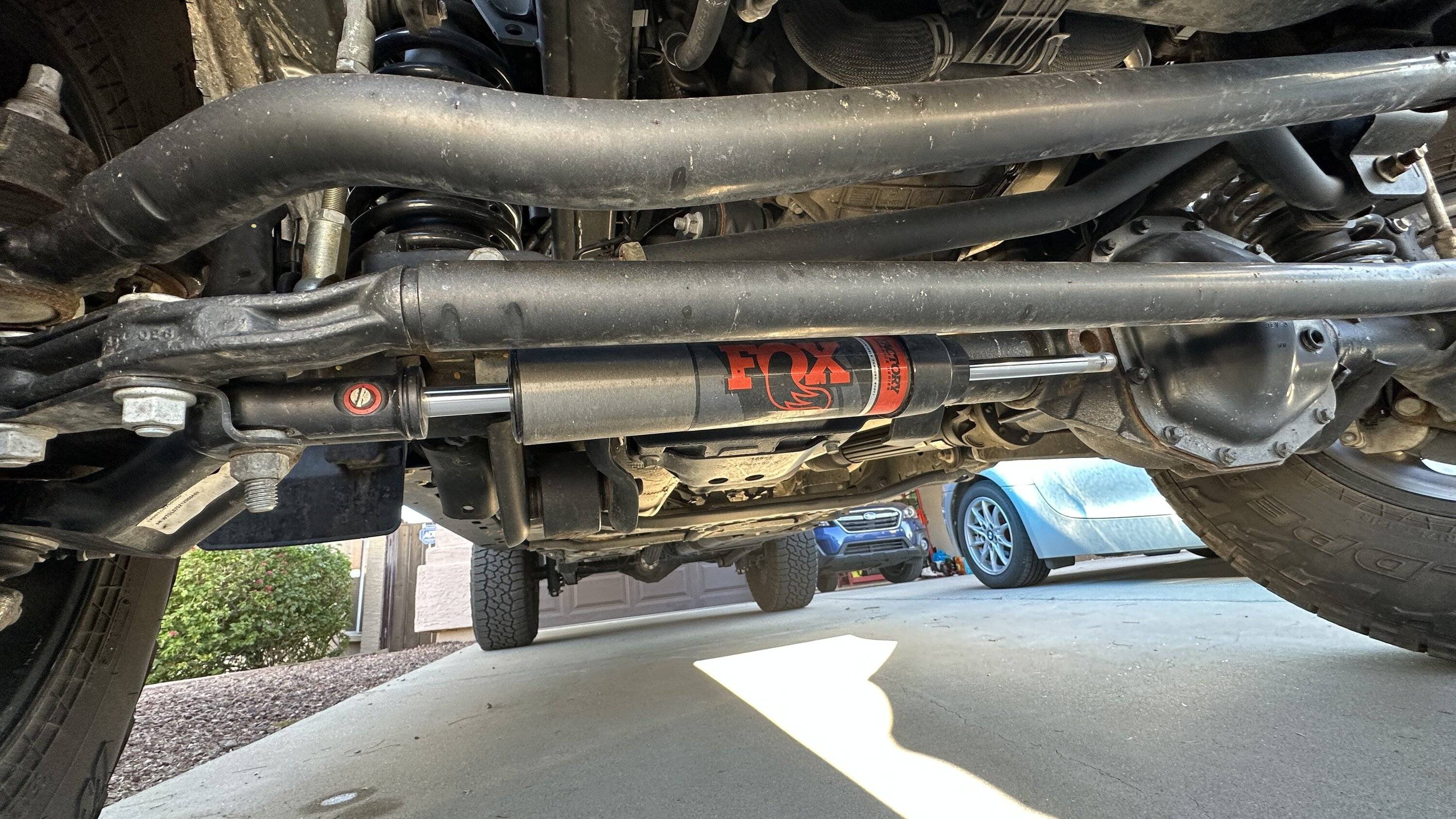 Jeep Gladiator FOX 2.0 ATS Steering Stabilizer Stuck Screw IMG_4315.JPG