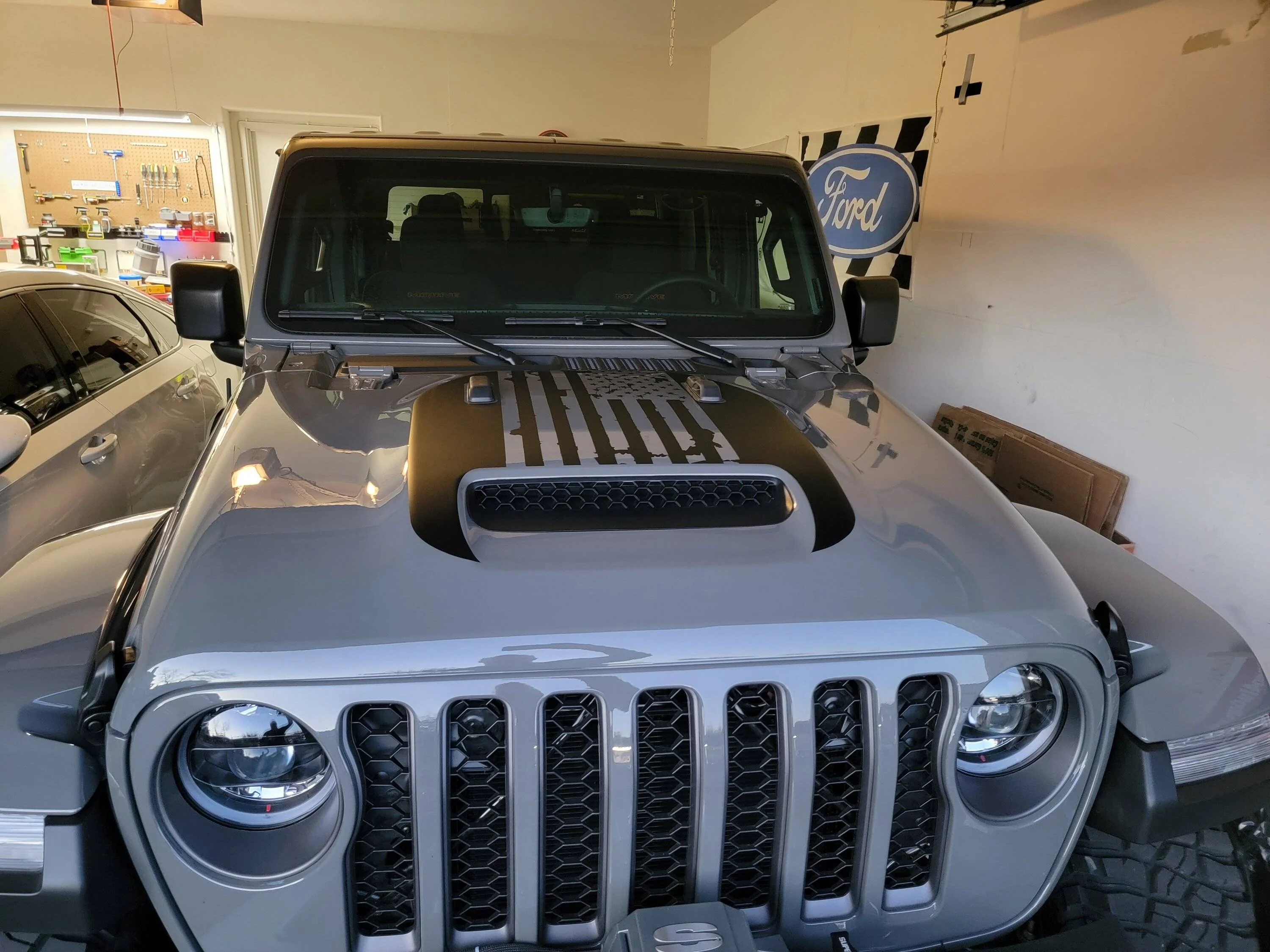 Jeep Gladiator Installed new graphics decals for 2023 Mojave Mojave 2023