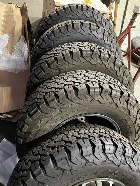 Jeep Gladiator 2022 Jeep Rubicon Wheels w/BFG 285/70R17 Tires - A Deal! bfg2