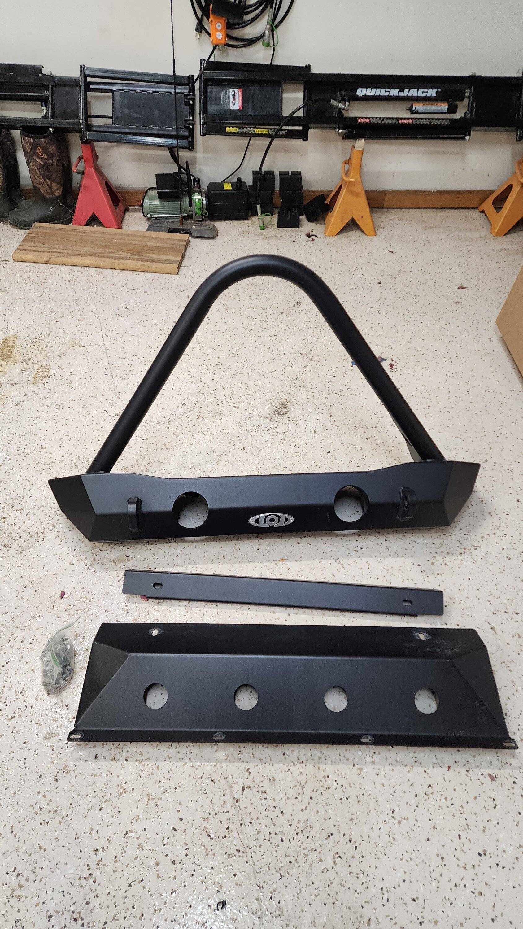 Jeep Gladiator $500 LOD Destroyer Stinger Front bumper and skid plate 20221223_153500