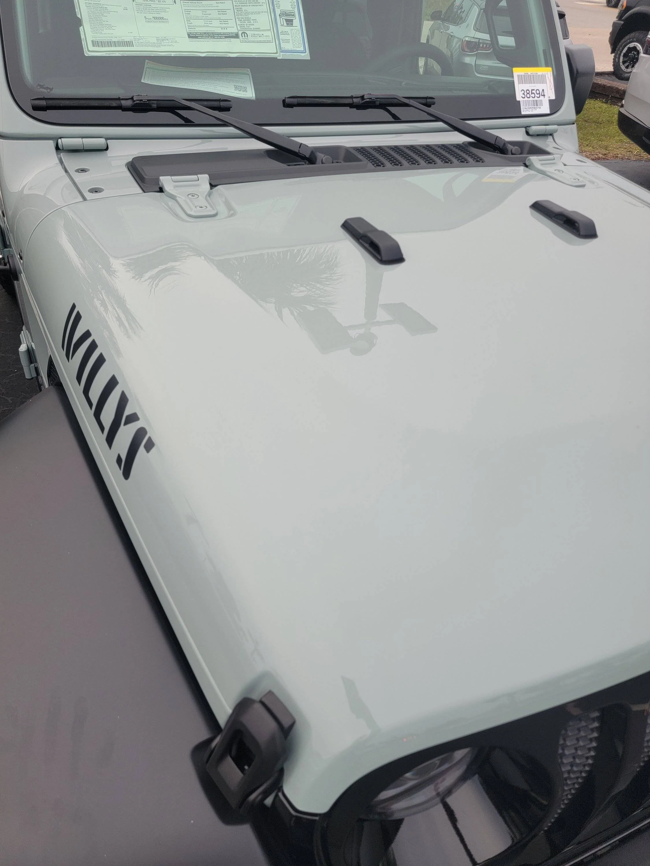 Jeep Gladiator Earl paint color now available on 2023 Jeep Gladiator! 20221222_165928