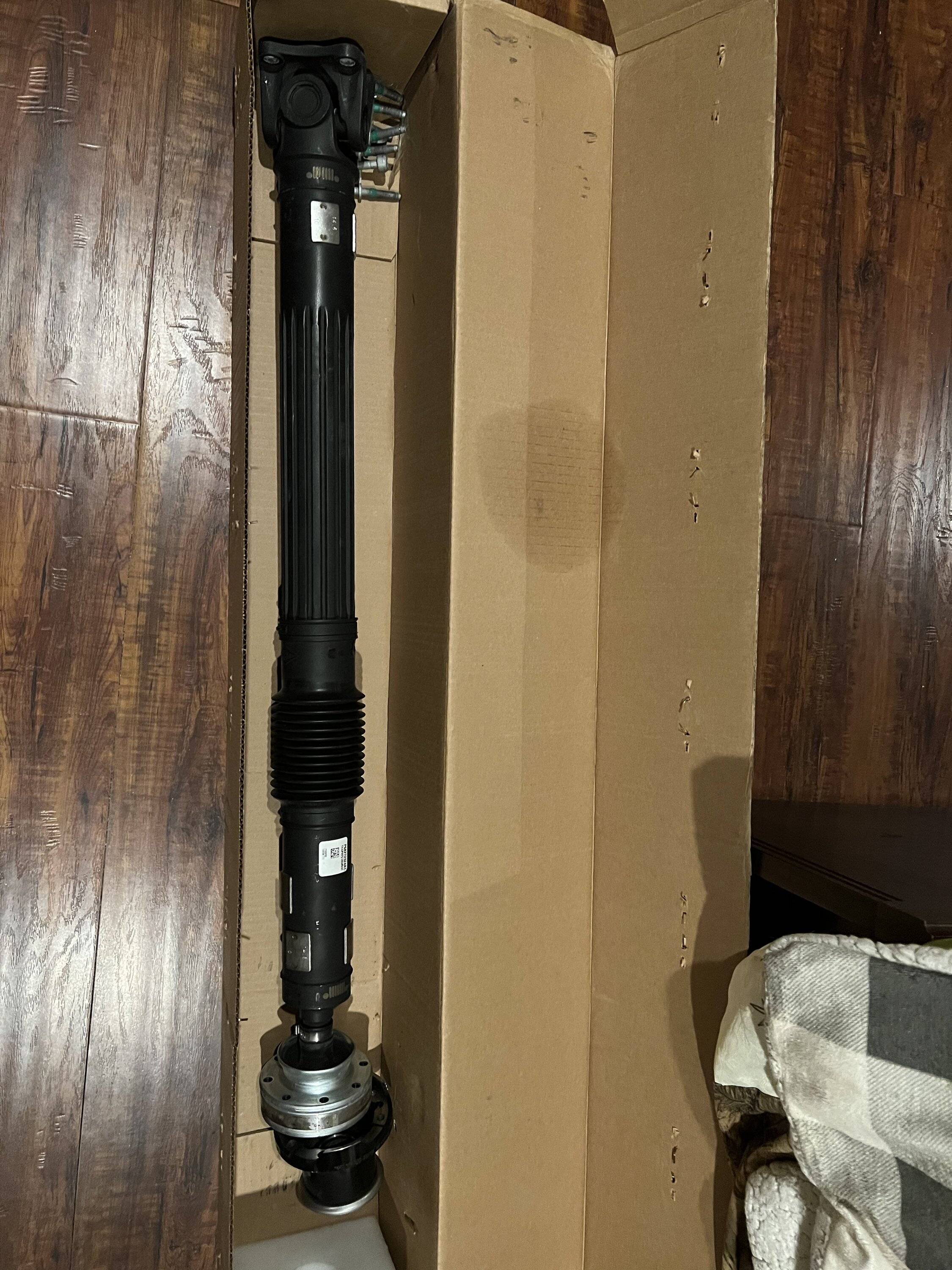 Jeep Gladiator Oem front driveshaft, overland diesel JT CF68D258-5E14-4365-95D3-A638DC2BBE7F