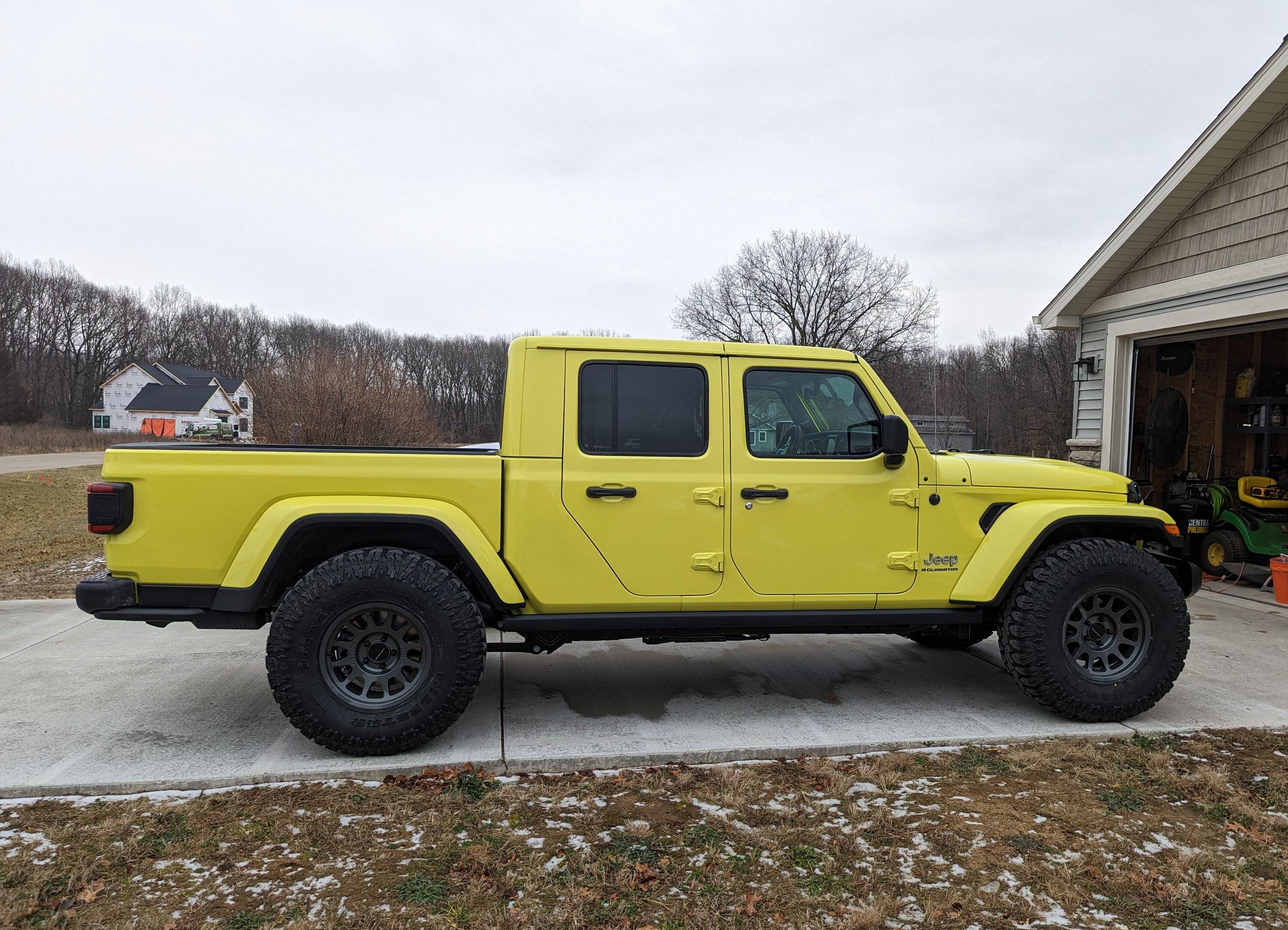 Jeep Gladiator Method Wheels showoff your setup PXL_20221222_193714640