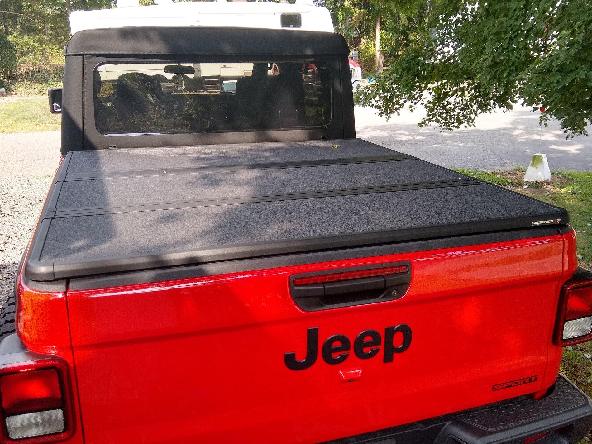 Jeep Gladiator Can we figure out who makes the Mopar hard tonneau cover? IMG_20190822_161106318_HDR
