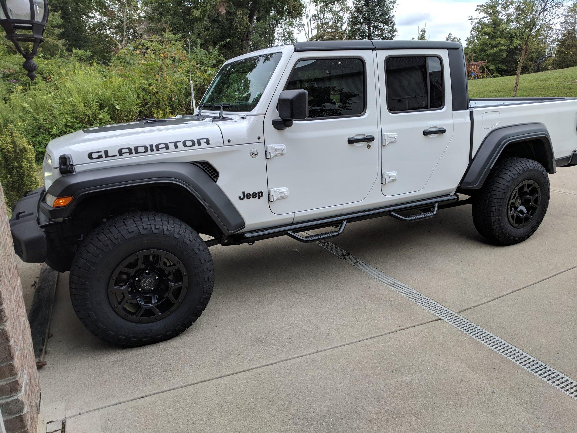 Jeep Gladiator bigger tires on unlifted Sport S IMG_20190822_165757