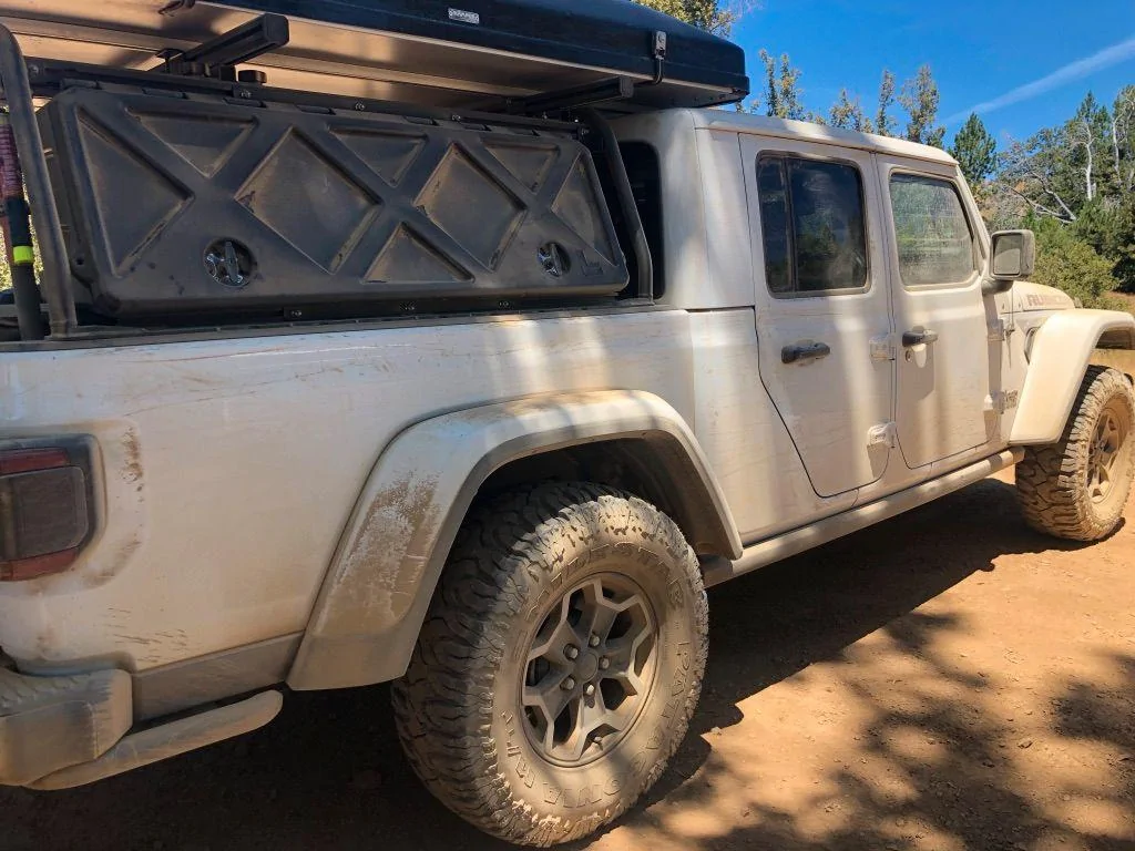 Jeep Gladiator BRIGHT WHITE Gladiator JT Club UNADJUSTEDNONRAW_thumb_22e4