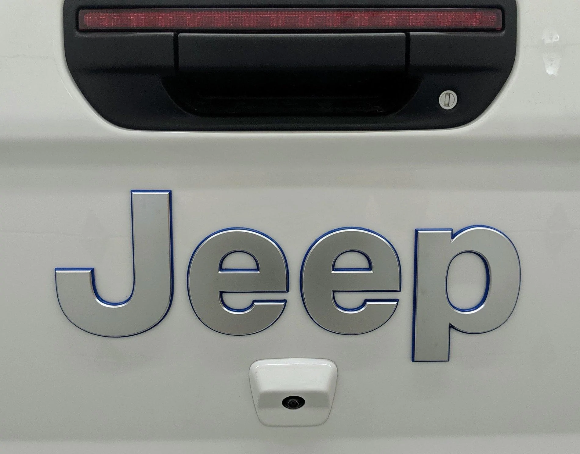 Jeep Gladiator Custom tailgate JEEP logo trim color IMG_20190823_131925