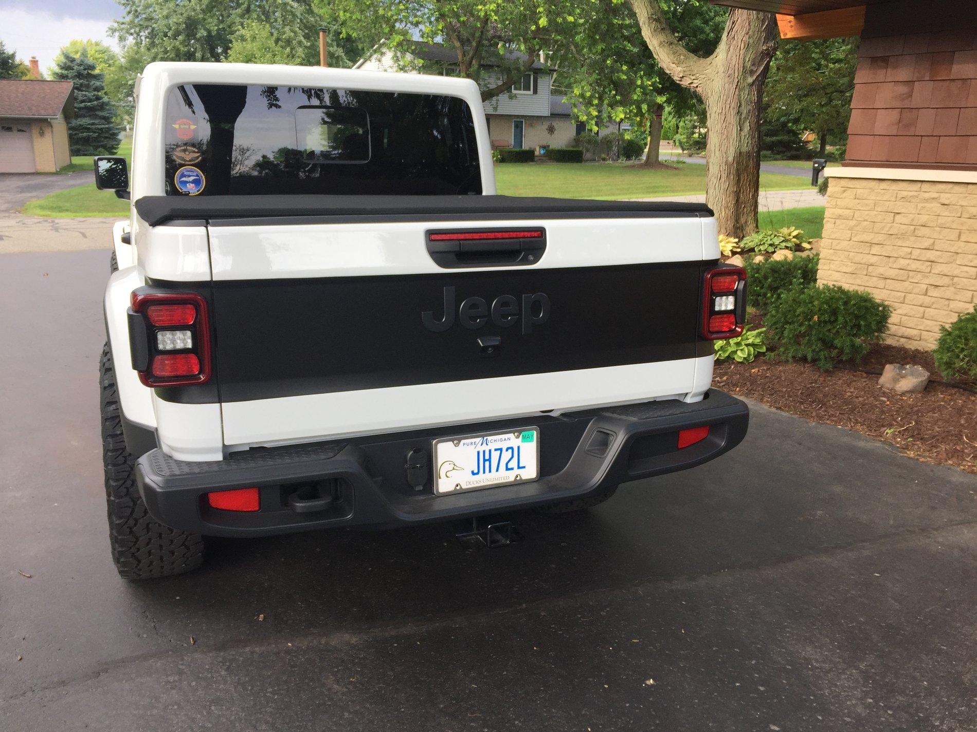 Jeep Gladiator "JEEP" tailgate badge mods? IMG_2227.JPG