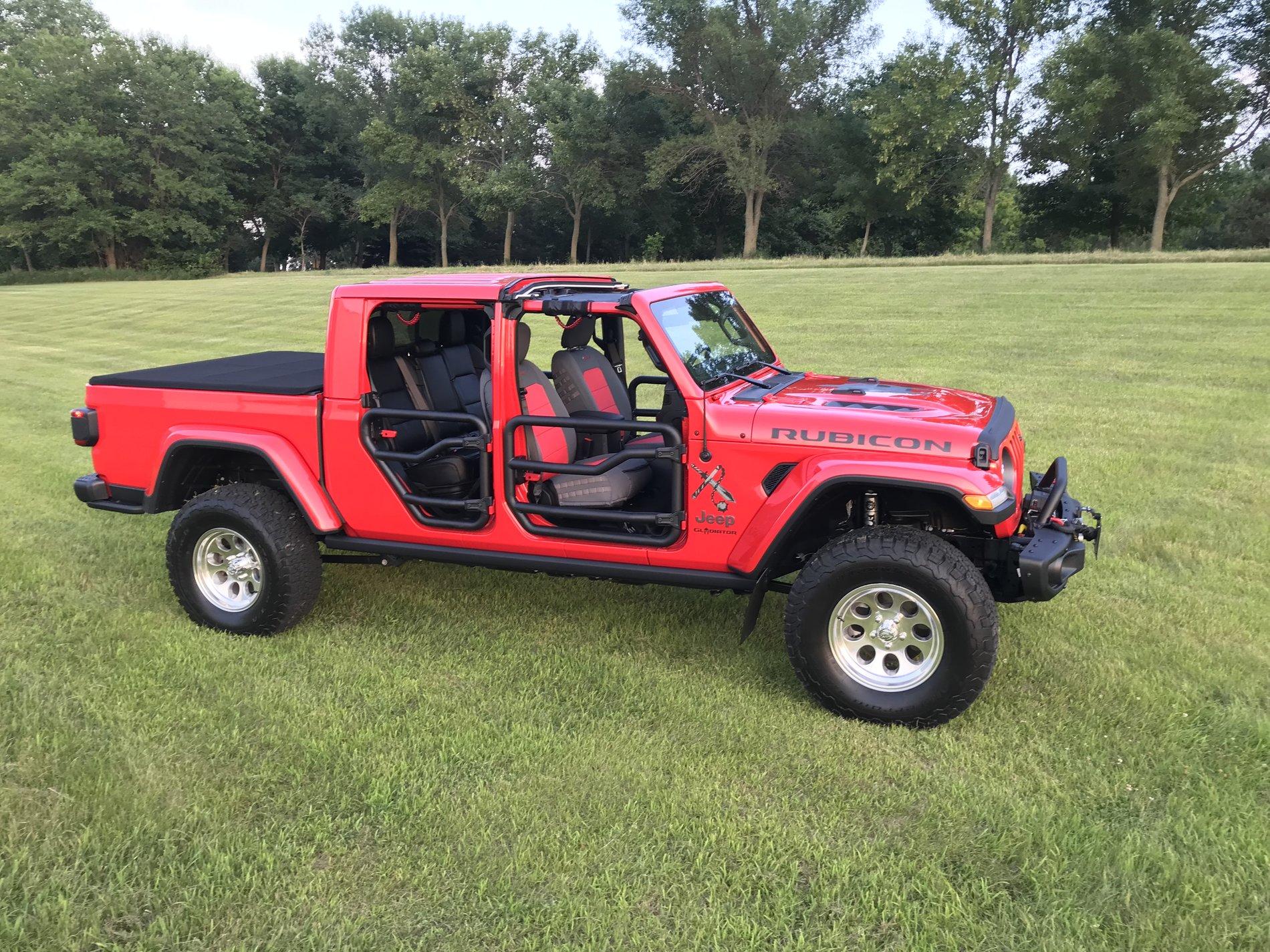 Jeep Gladiator Poll. Best looking wheel for red gladiator. C9A7A5A3-EBFD-4FD4-B99E-A442672442CD