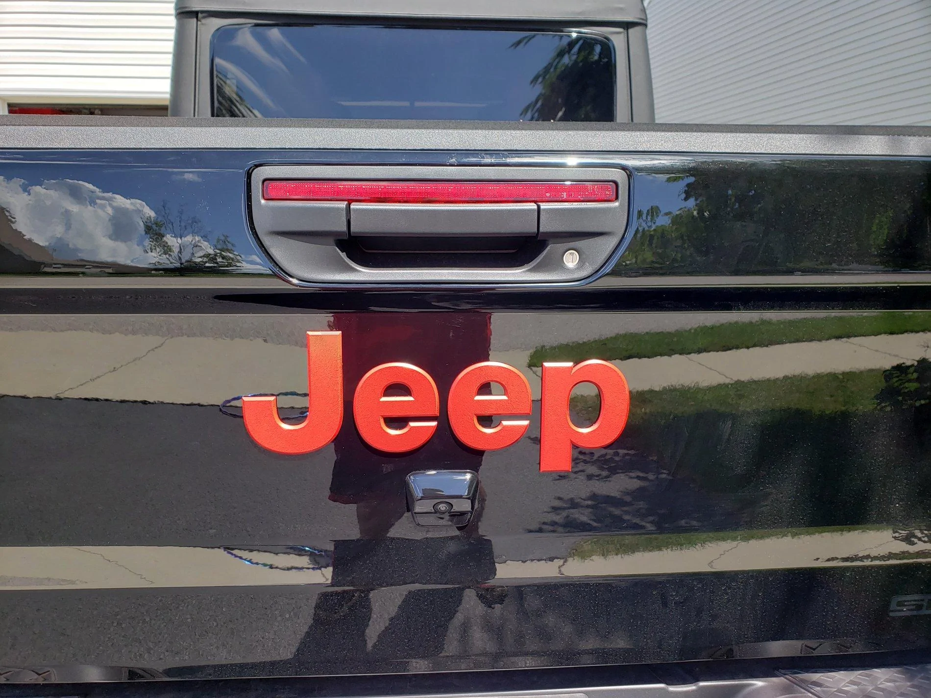 Jeep Gladiator "JEEP" tailgate badge mods? 20190824_115822