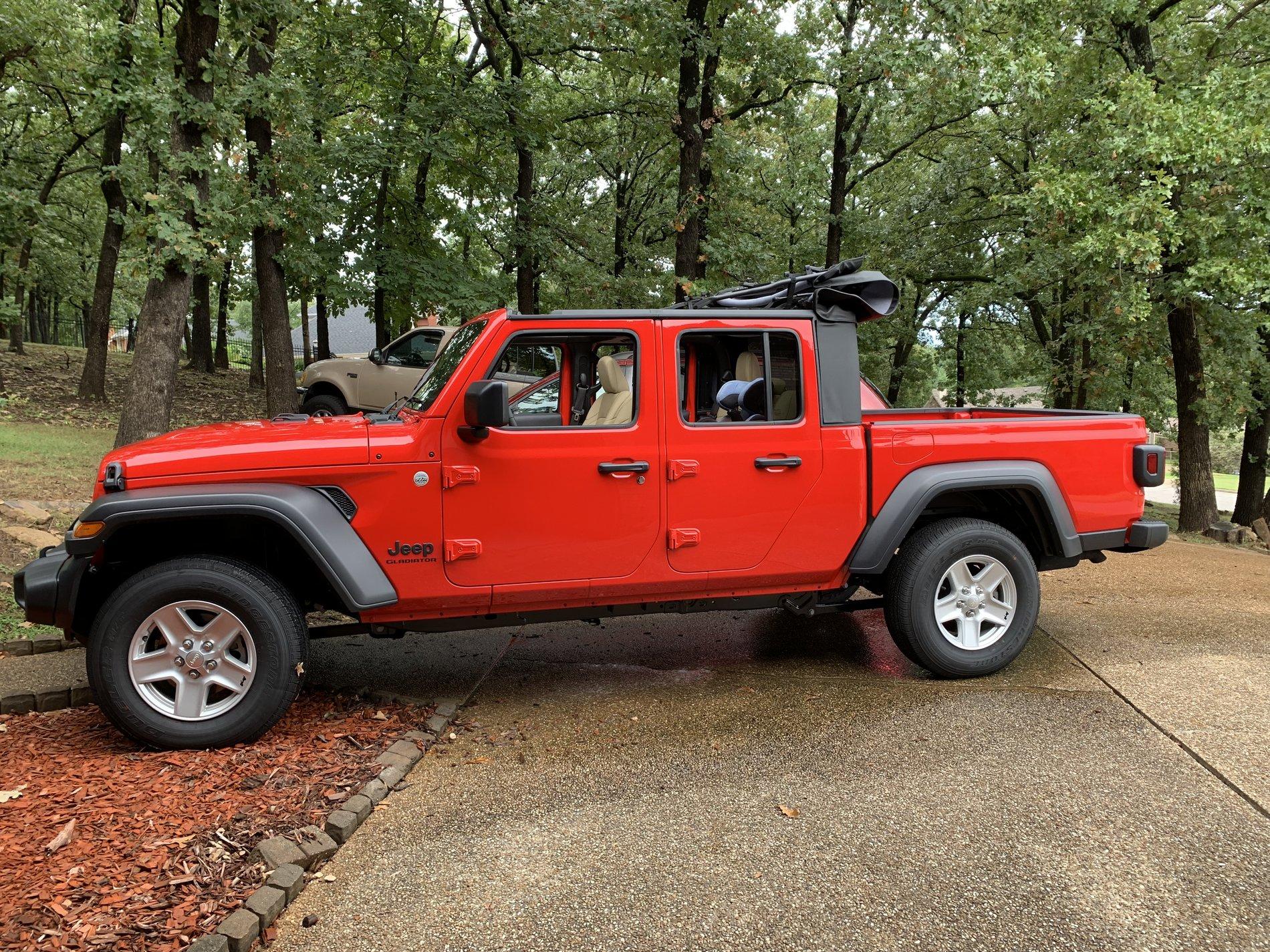 Jeep Gladiator Pics with the soft top down (not off)? 3F6A1127-4FA1-4273-90EE-610C1C5BFBCE