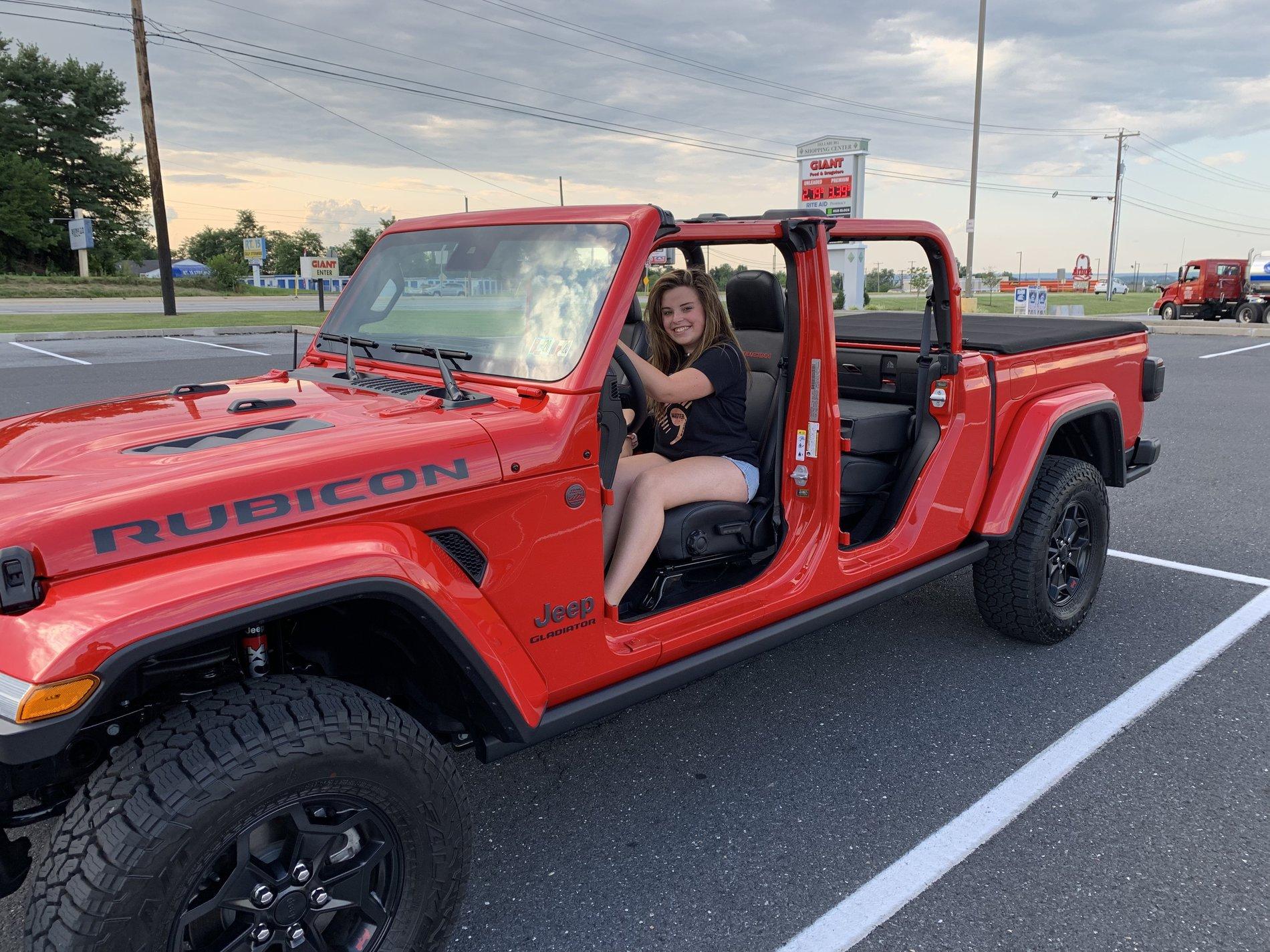 Jeep Gladiator Nude Gladiators (no doors/tops) - pics please 65884DAC-03BC-4407-99ED-24B2646F4C68