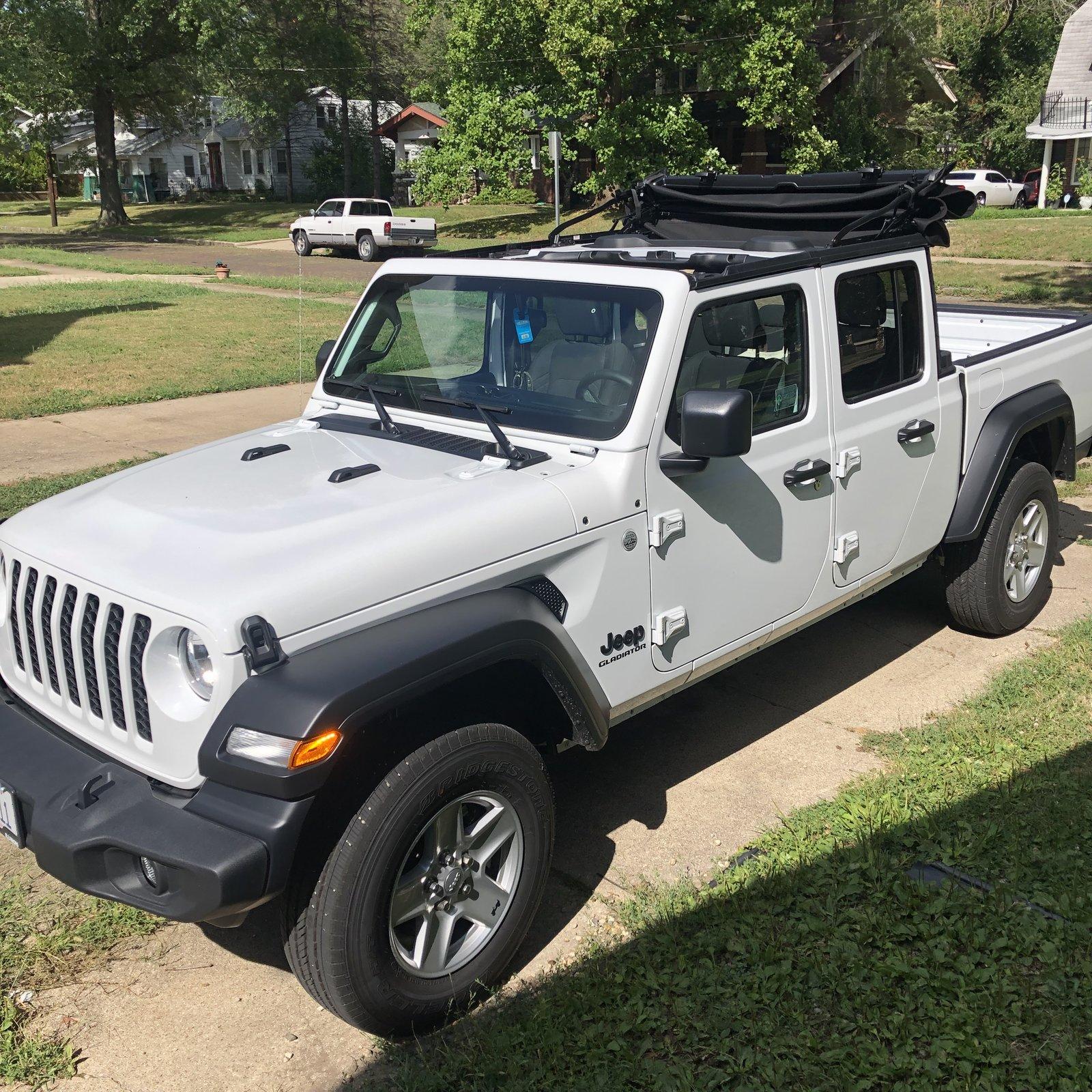 Jeep Gladiator Anyone with the Base Sport? C3B8CA4C-A36C-4021-B71E-8A8C1D1C0D7C