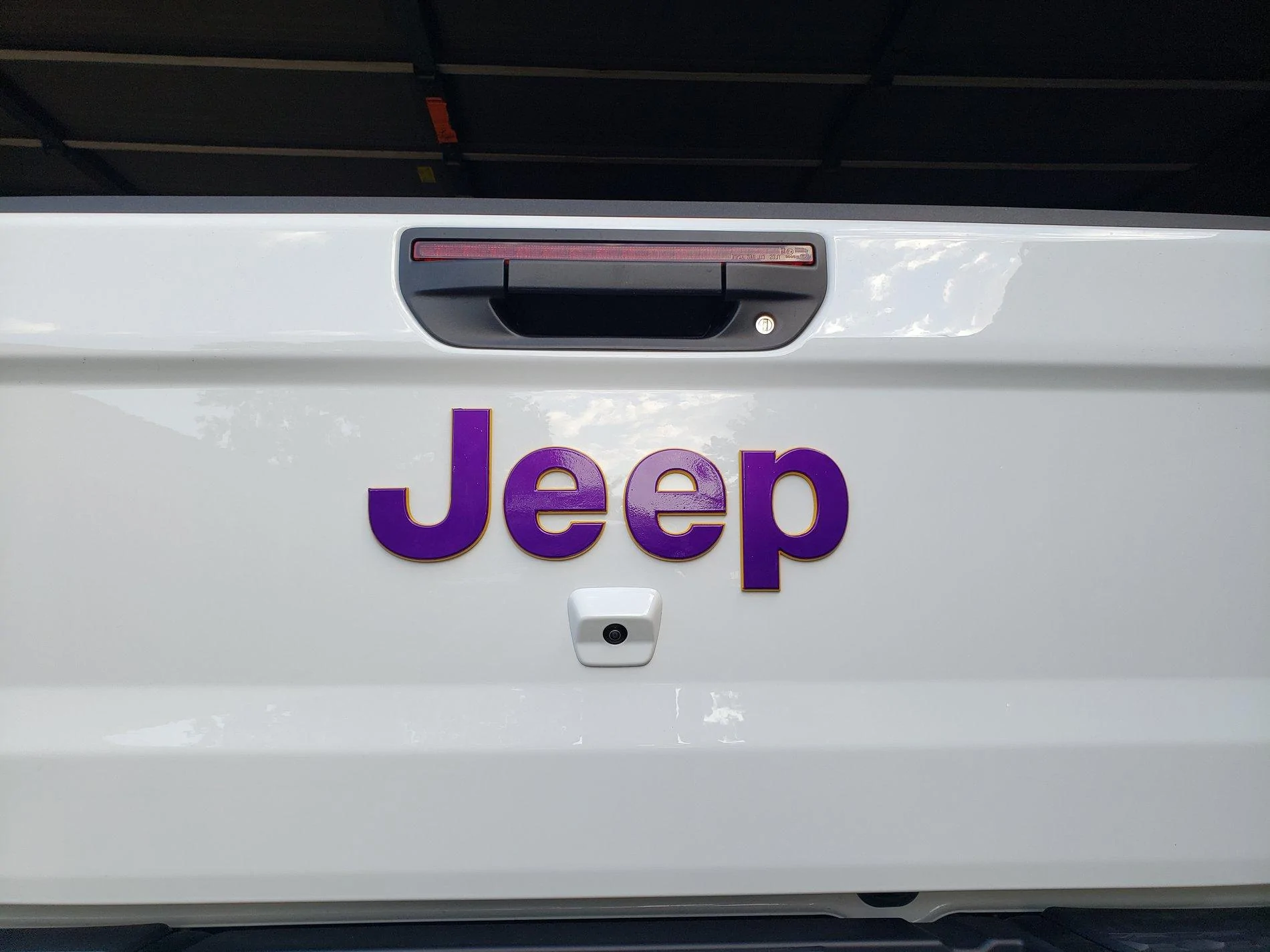 Jeep Gladiator "JEEP" tailgate badge mods? 20190817_182156