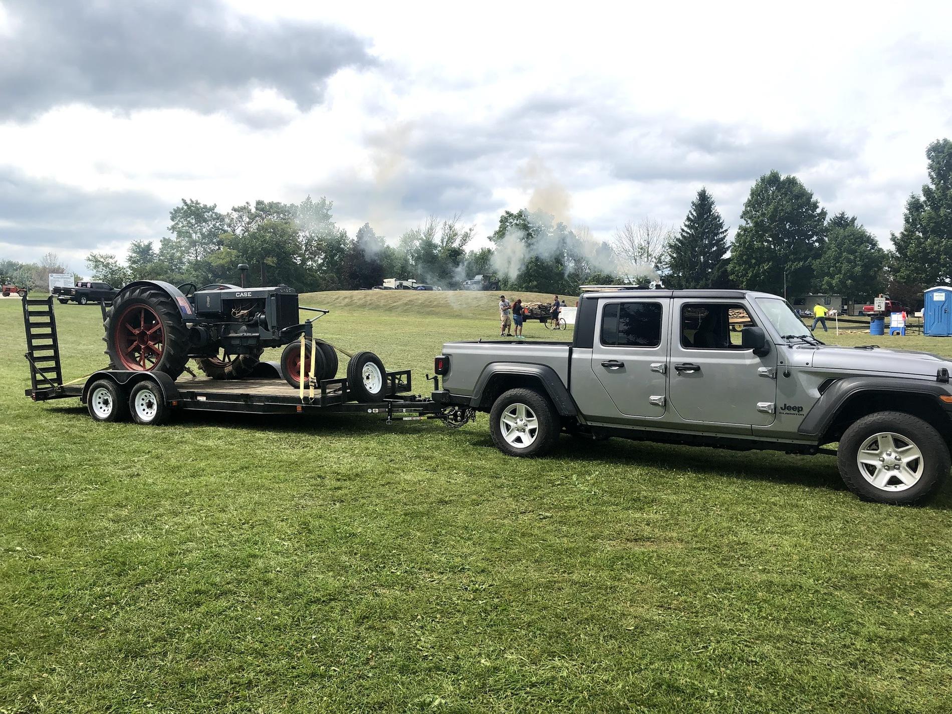Jeep Gladiator towing a tractor PLF2r95xu8LI5jhF0FOgOw4jb_5_zTB9SWe8mauSKVwQtB1E2zcF-0gJZE7od9wY3OabKbuBK0oPsILLI=w2126-h1594-no