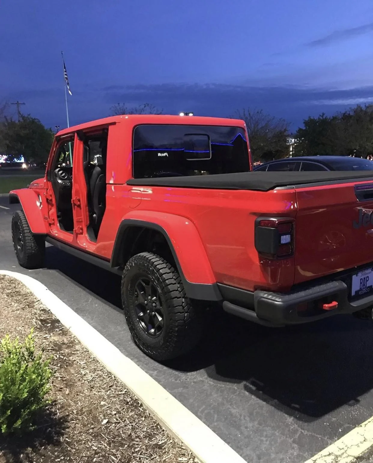 Jeep Gladiator FIRECRACKER RED Gladiator JT Club D94A4C30-BD00-4C15-B738-BBA596328D39