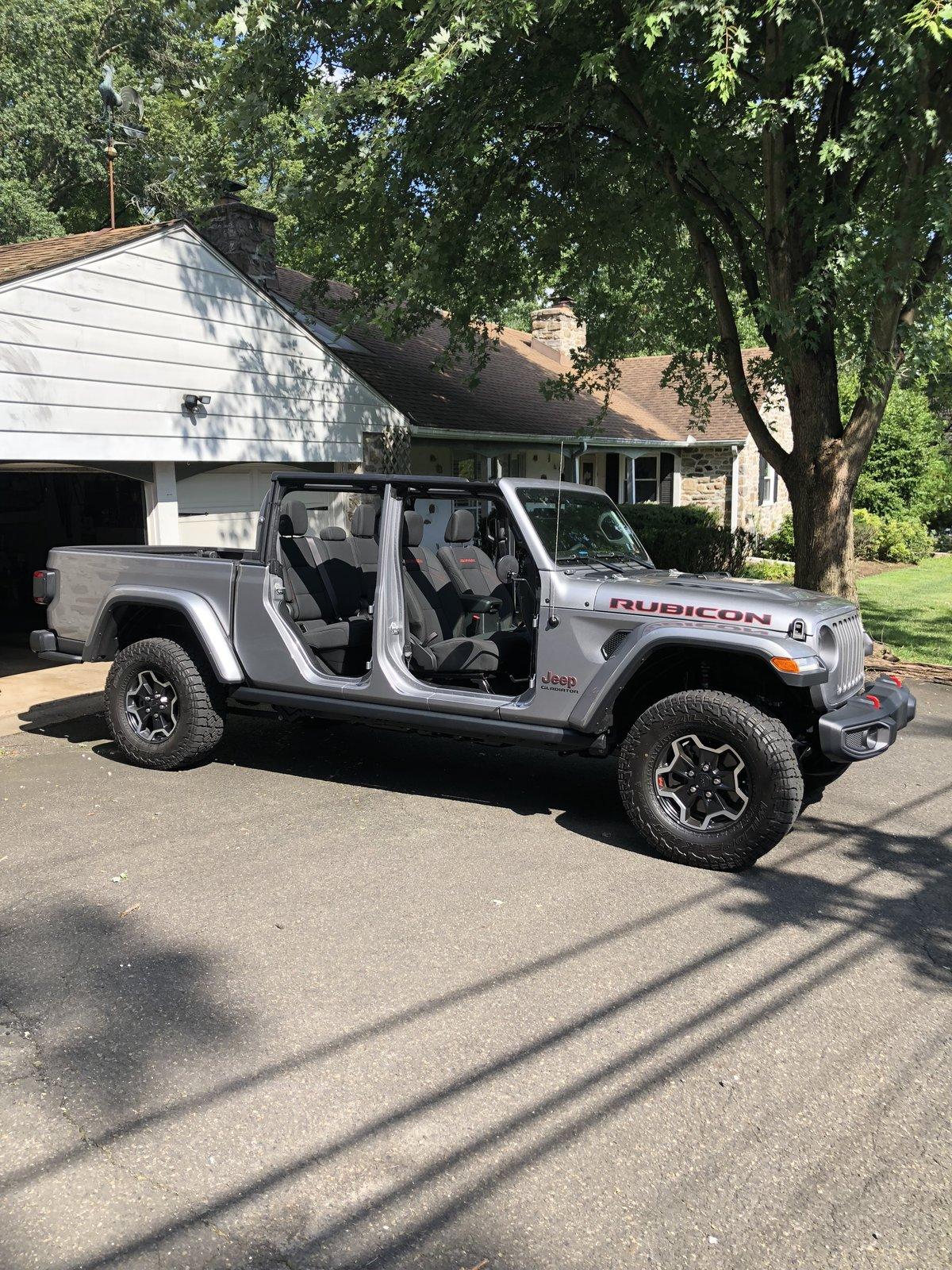 Jeep Gladiator Nude Gladiators (no doors/tops) - pics please E7425175-8EA2-48F4-AF73-F4B10CAB0C81