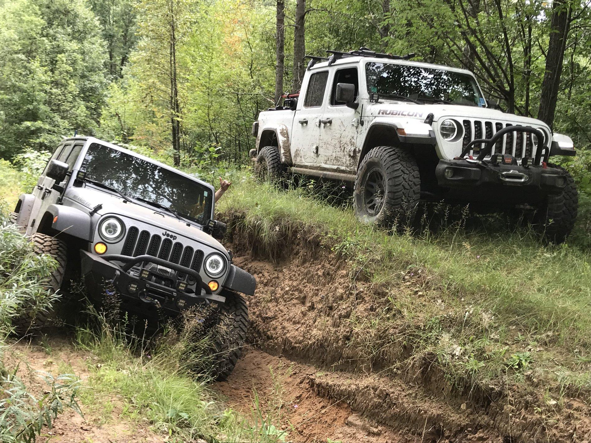 Jeep Gladiator BRIGHT WHITE Gladiator JT Club IMG_3328.JPG