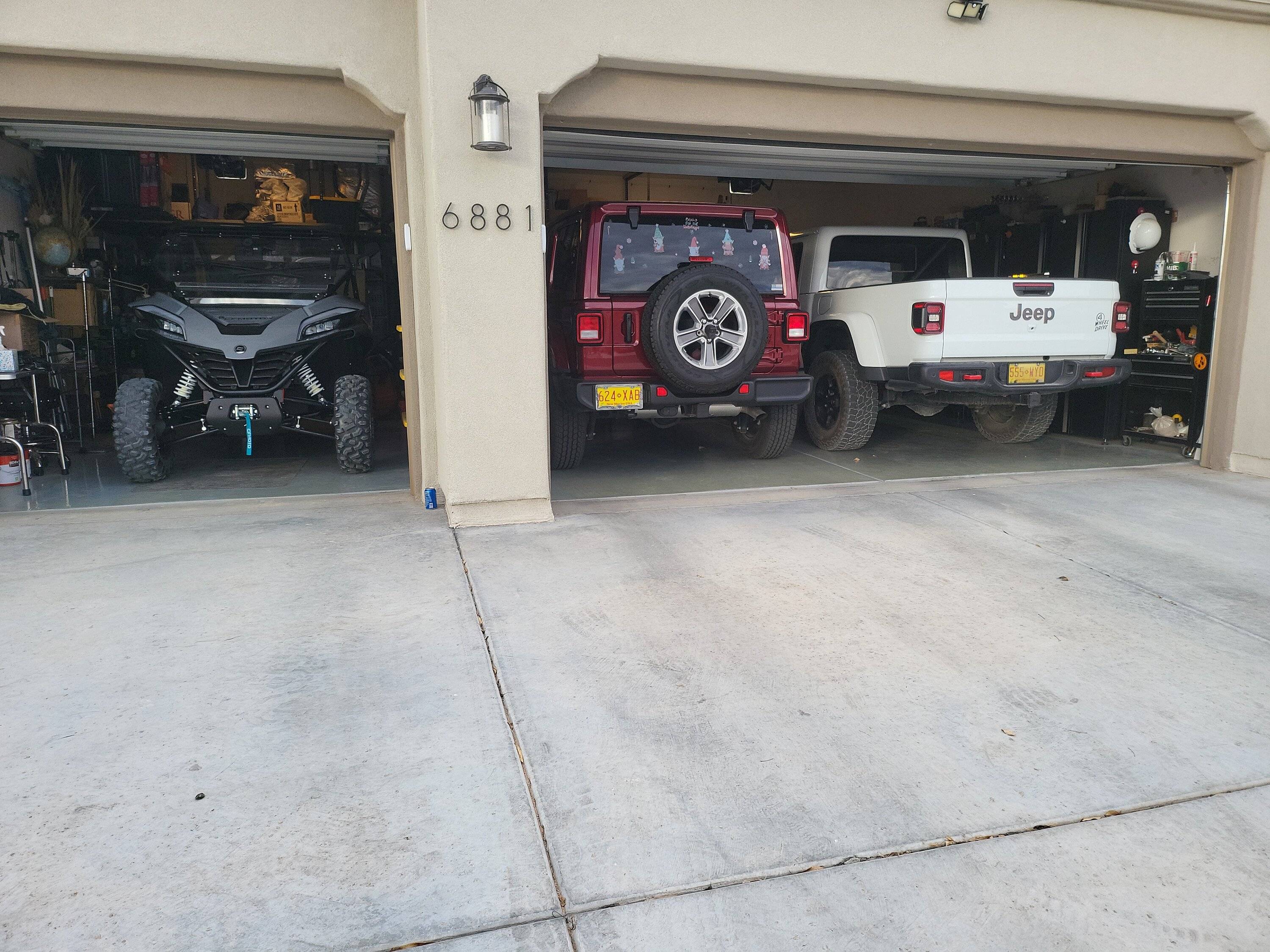 Jeep Gladiator Christmas Day Waiting Room ?☕️ Merry Christmas to the Jeep Gladiator Forum Community! ?? IMG_20221218_083212_01