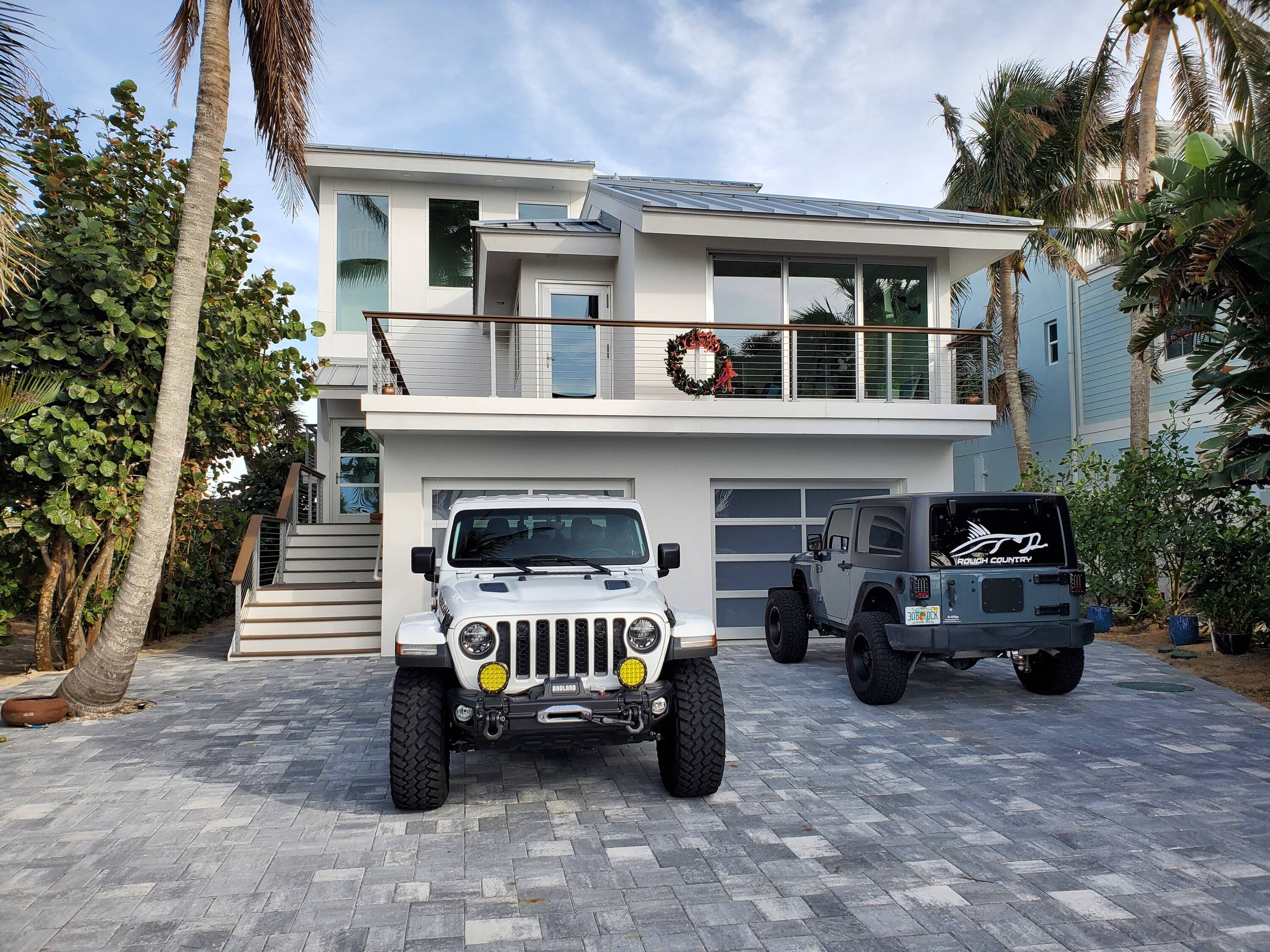 Jeep Gladiator Christmas Day Waiting Room ?☕️ Merry Christmas to the Jeep Gladiator Forum Community! ?? 20221224_150354