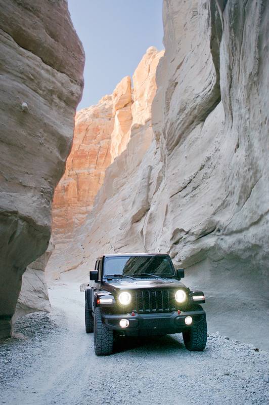 Jeep Gladiator BLACK Gladiator JT Club -Gladiator-Rubicon-Sandstone-Canyon-2022-12-21-003