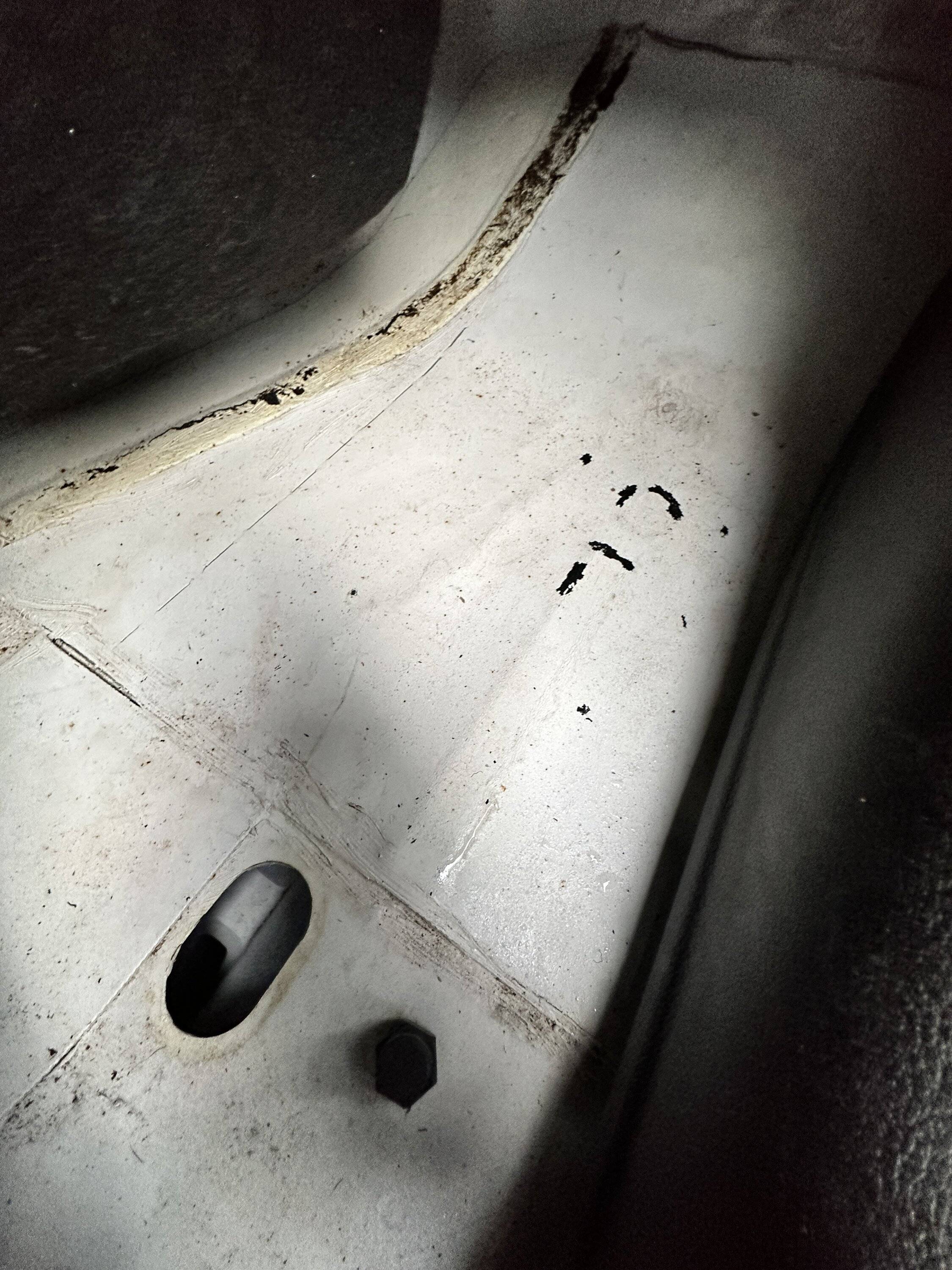 Jeep Gladiator Water Leak Bottom Passenger Side 702C2740-04B5-4A6C-881C-68692F31CC60