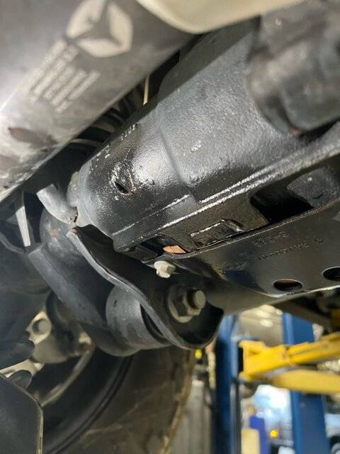 Jeep Gladiator anyone else experience leaks from these 2020 Gladiator axle / differential "seal points"? image1