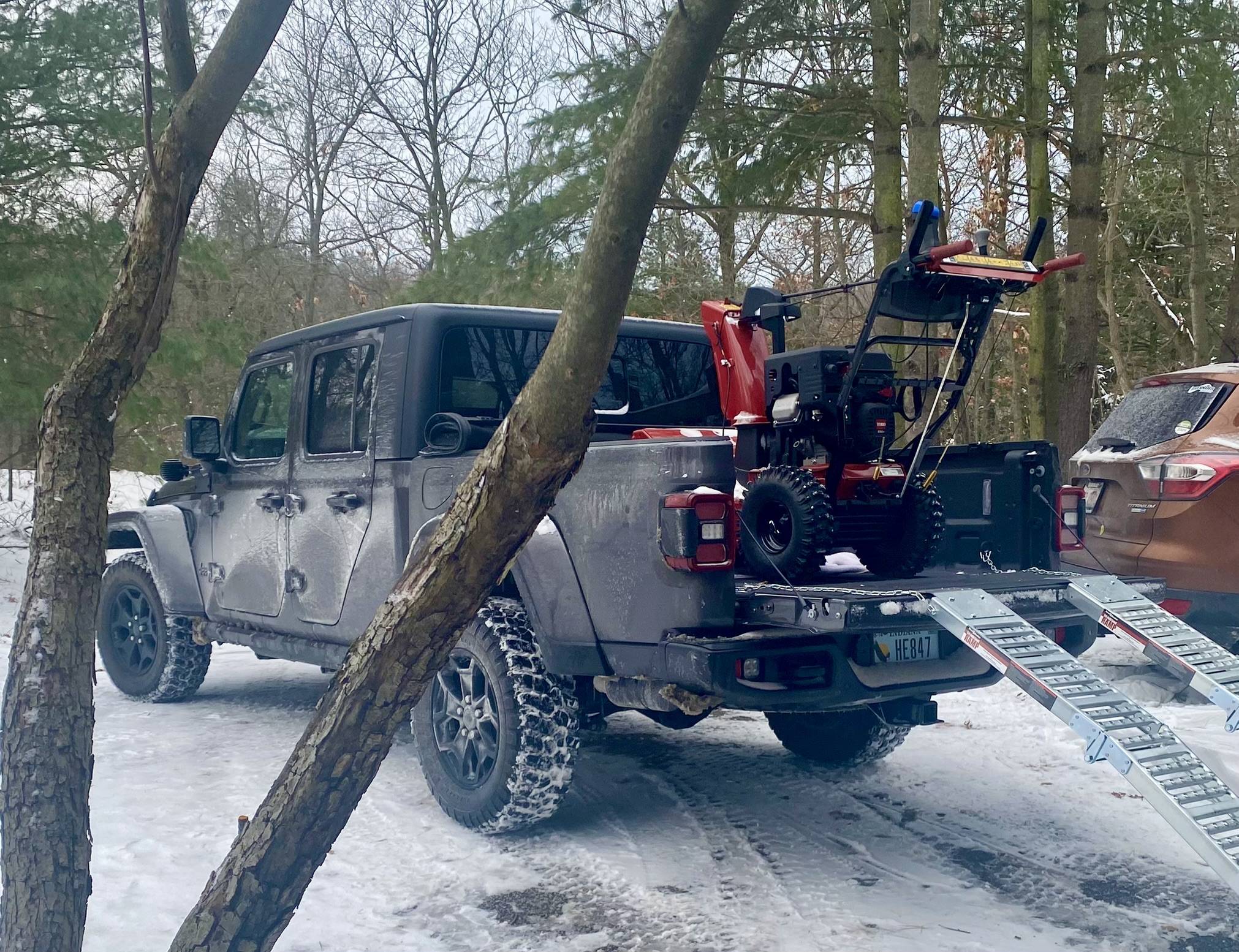 Jeep Gladiator Driving in 2 feet of snow 48CBAC11-2318-4CDD-B57B-12B694B759EF