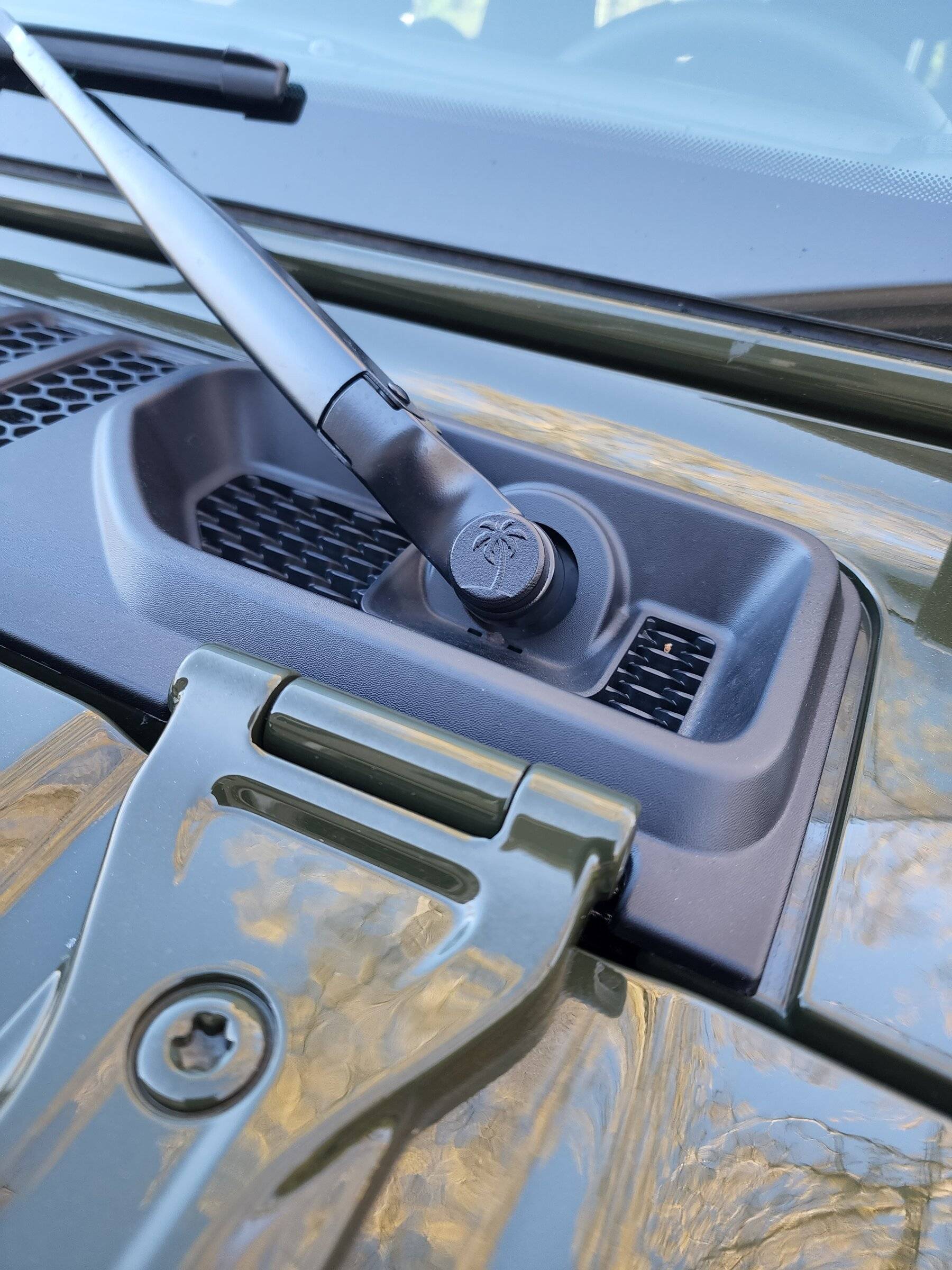 Jeep Gladiator ?? ☔️ Threedom Custom Wiper Arm Caps? wc111