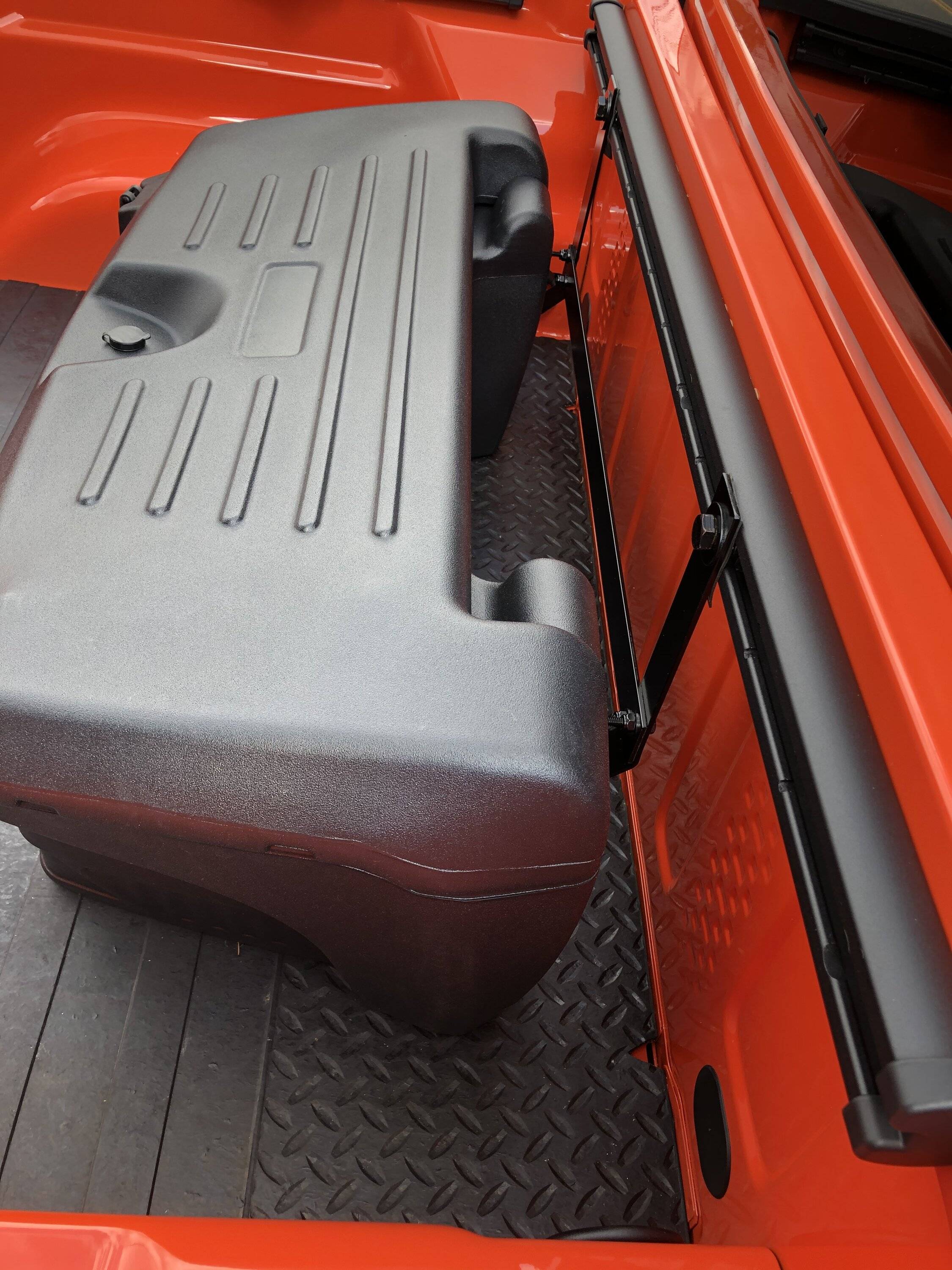 Jeep Gladiator Coverless - trail rail storage options? IMG_1303.JPG