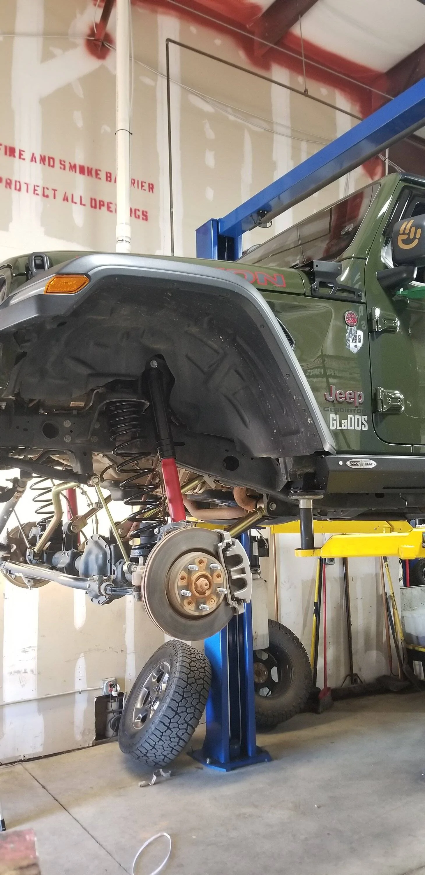 Jeep Gladiator Sgt. GLaDOS: Brass' JT 20221229_145322