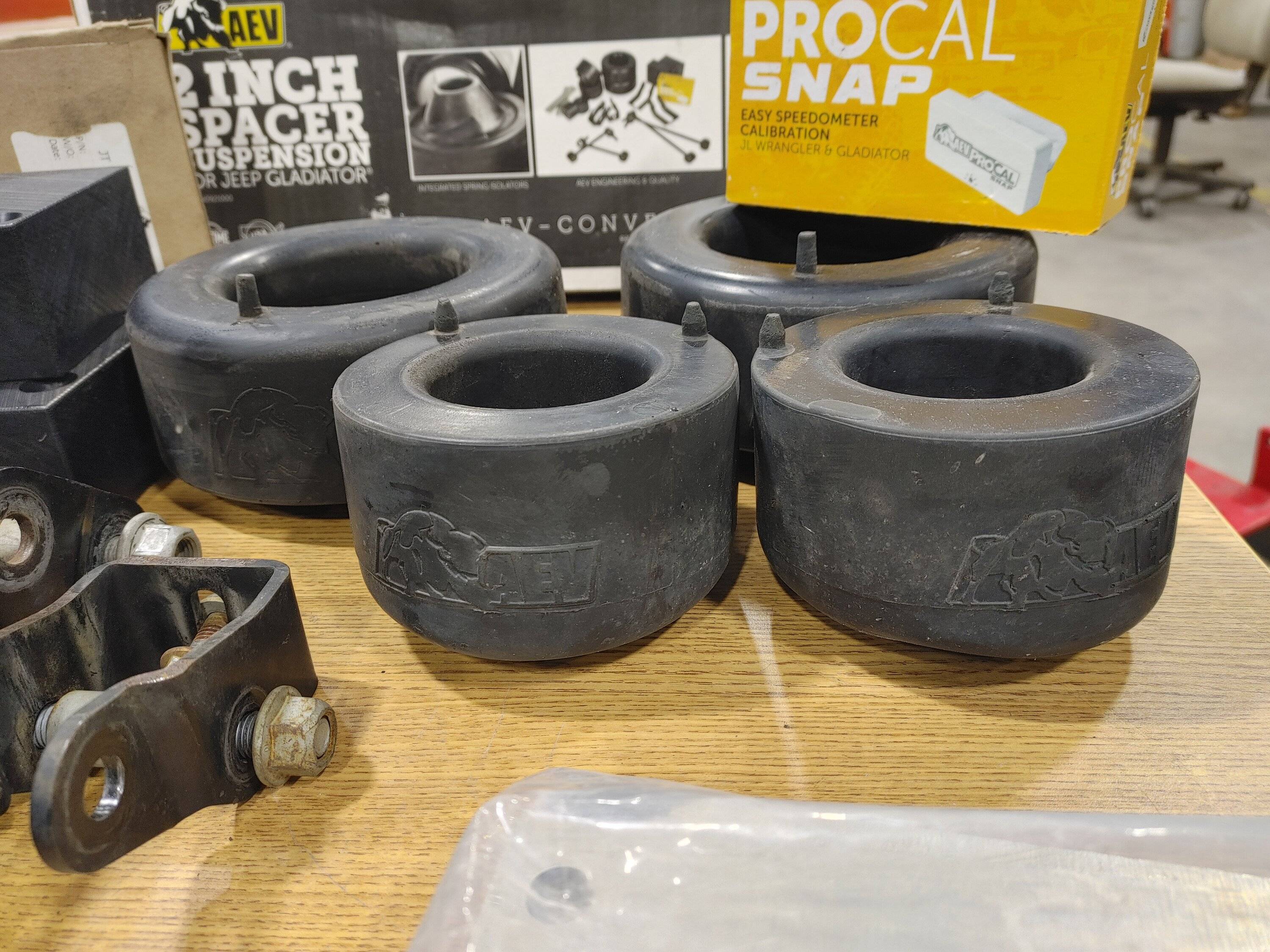 Jeep Gladiator AEV 2 Inch Spacer Lift 1229221504a_HDR