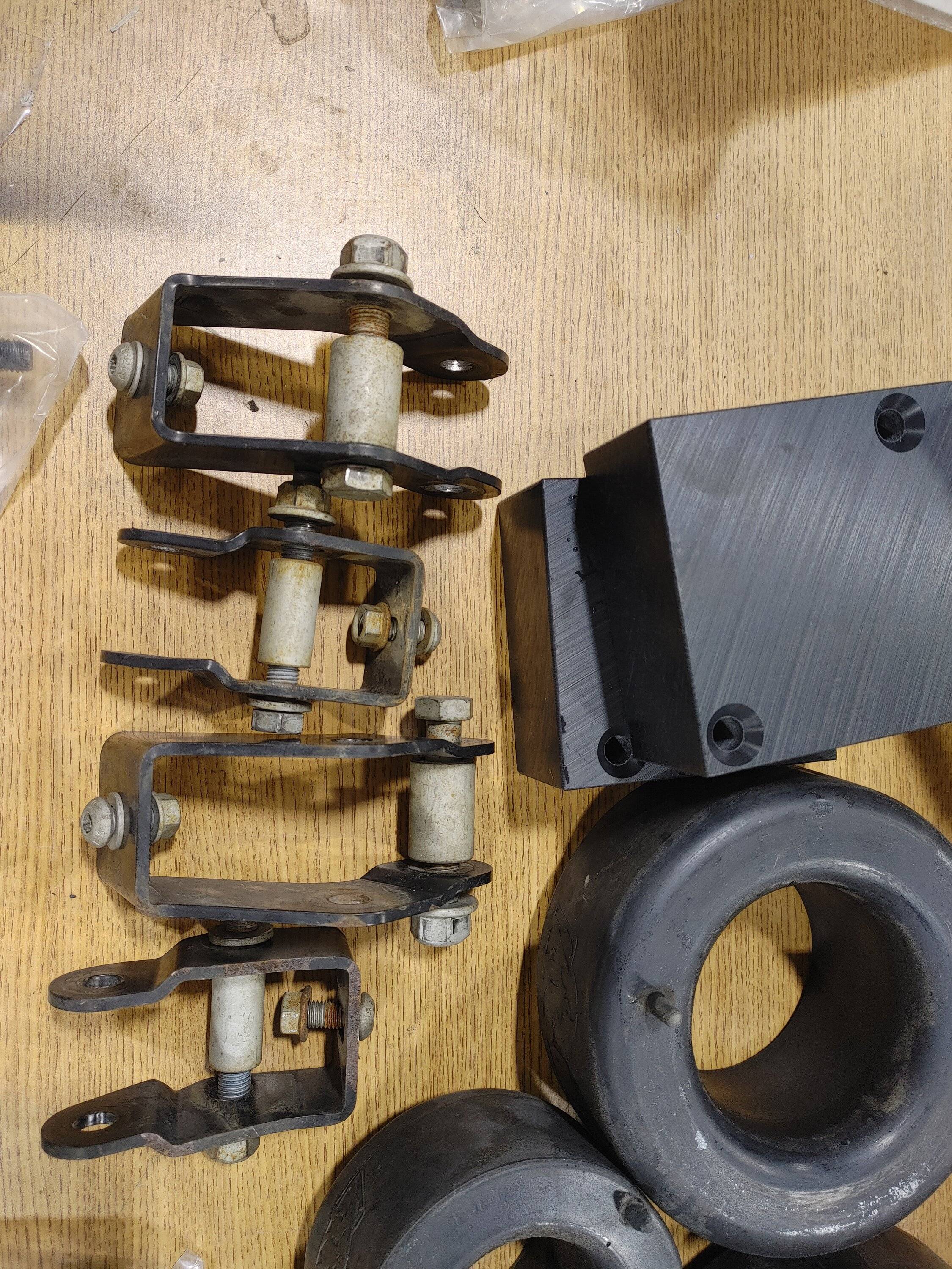 Jeep Gladiator AEV 2 Inch Spacer Lift 1229221504b_HDR