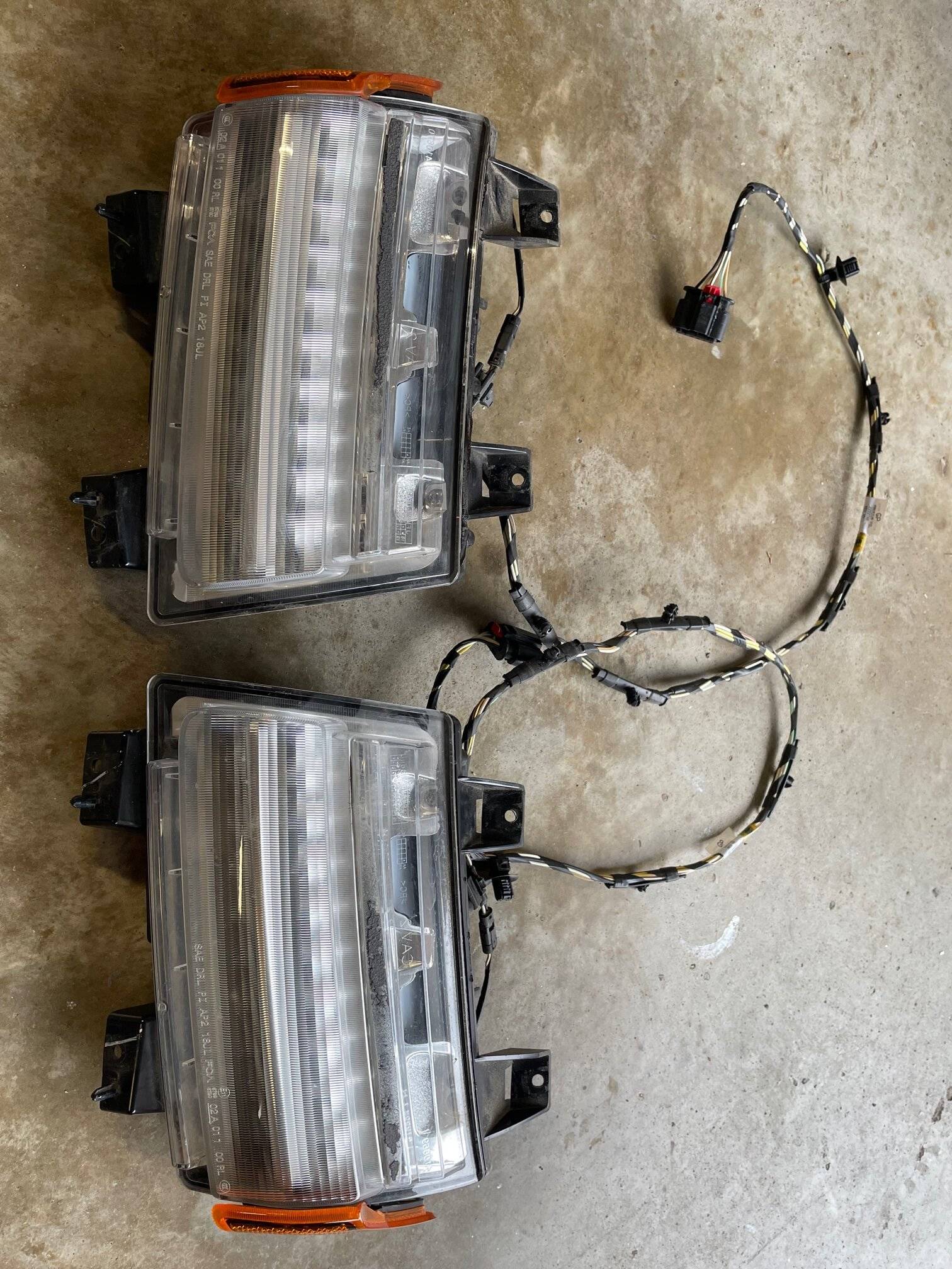 Jeep Gladiator Front OEM DRL/turn signals (LED) for Rubicon or Mojave IMG_1257