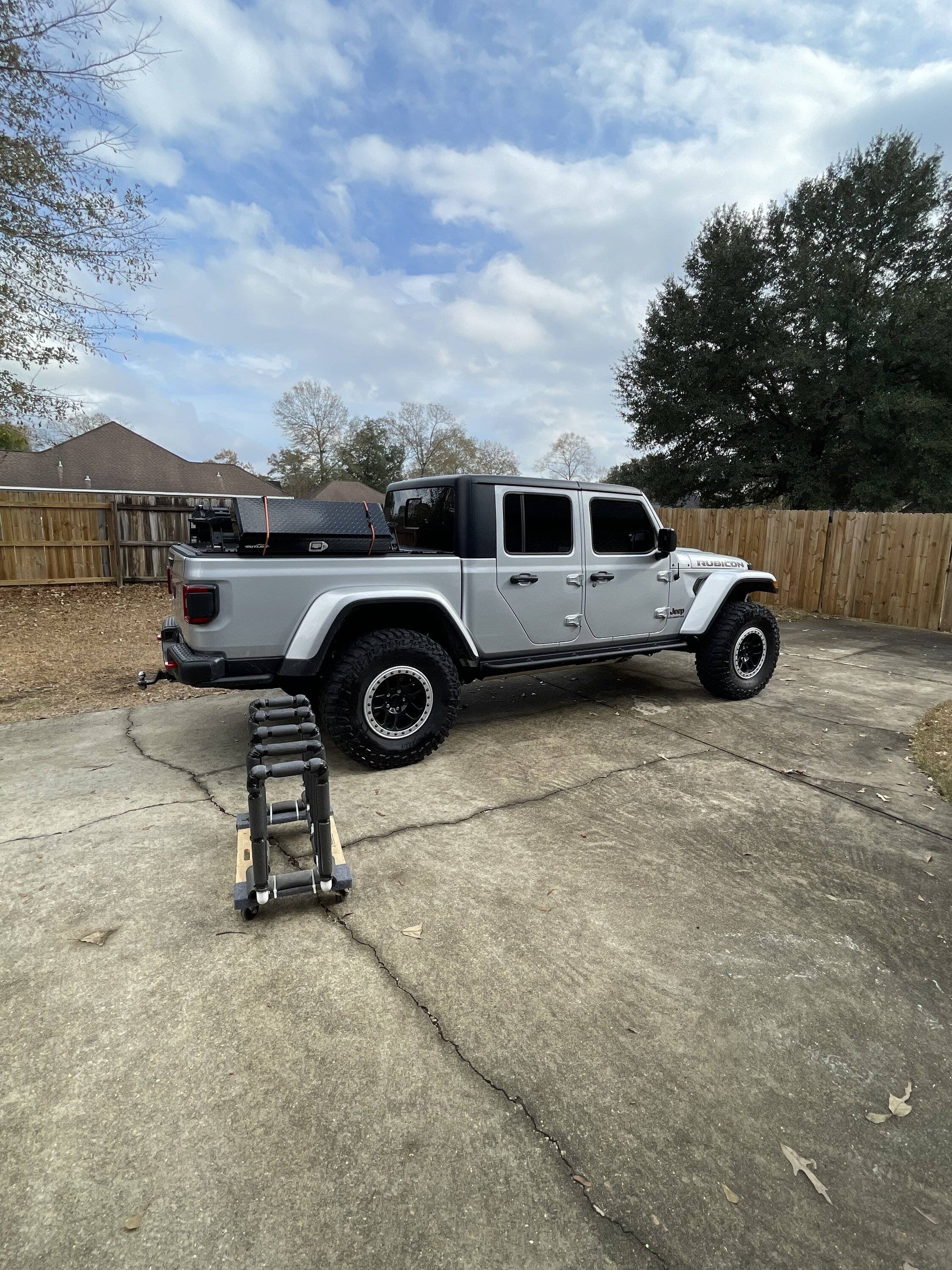 Jeep Gladiator Low profile bed racks 25DC9CD9-11F9-446E-AF80-A552764F2B8E