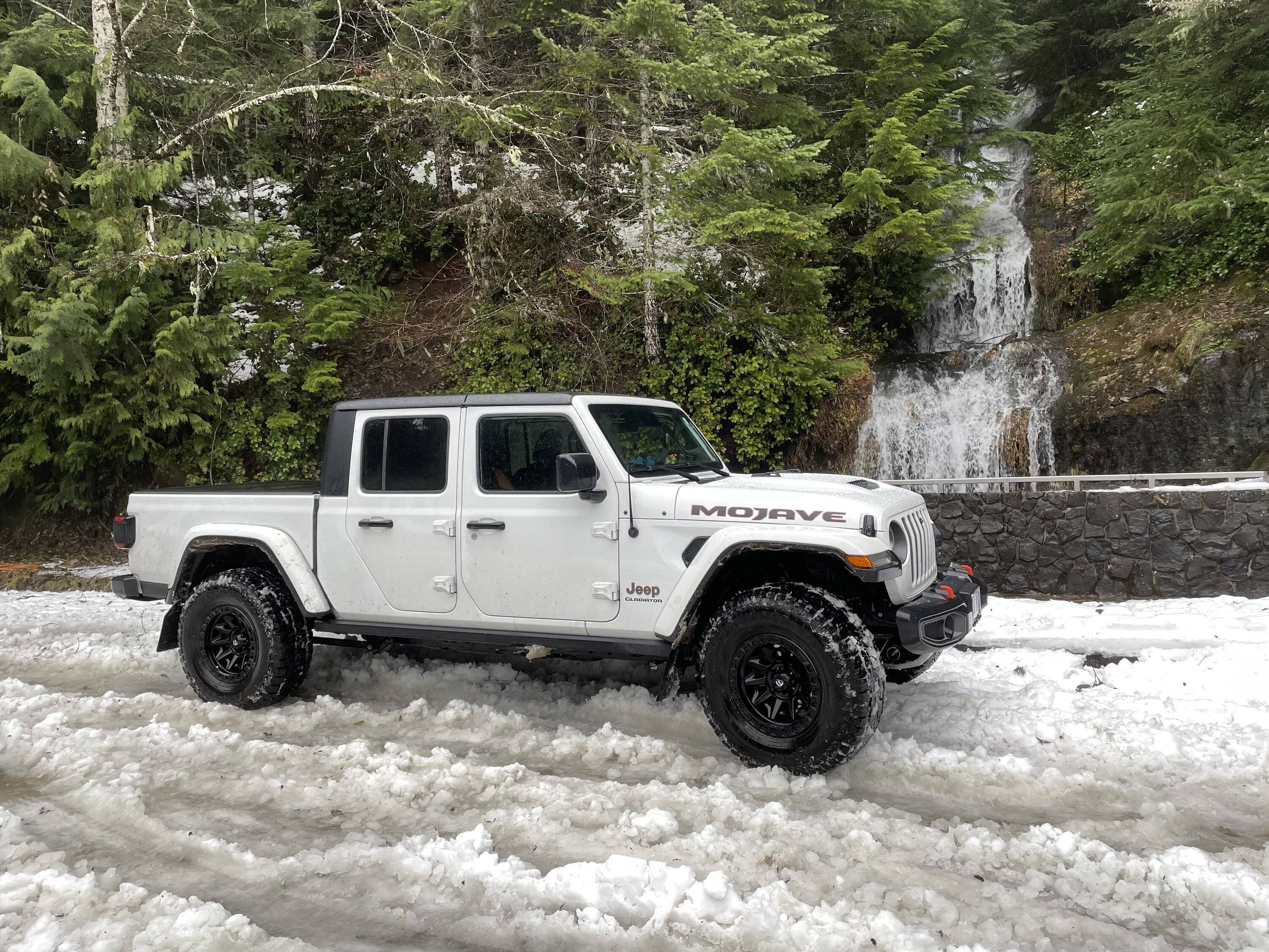 Jeep Gladiator I Love Winter... Post Your Snow Pics ❄️ ? 4D28F66E-470D-49FC-8D80-7ED5EC595338