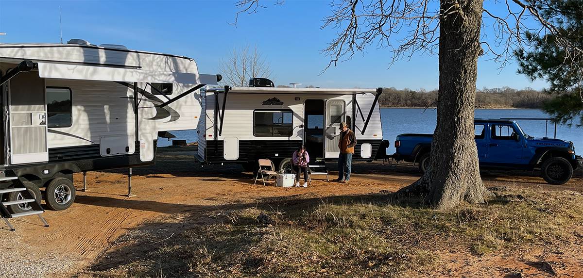 Jeep Gladiator Daily Towing 5000lb Enclosed Cargo Trailer? Lake Pic 3