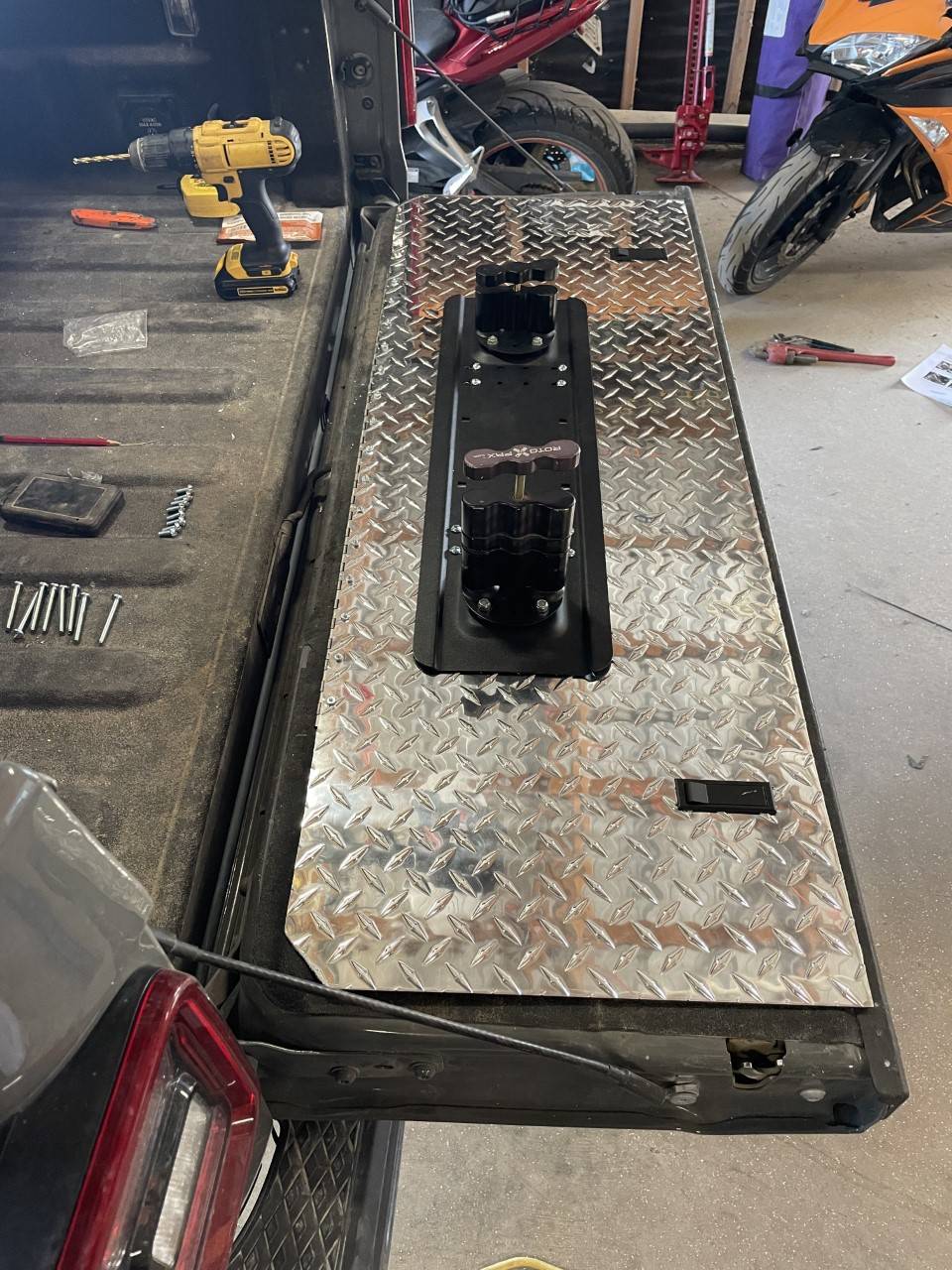 Jeep Gladiator Alternative to the Black Sheep tailgate storage thumbnail_IMG_4537