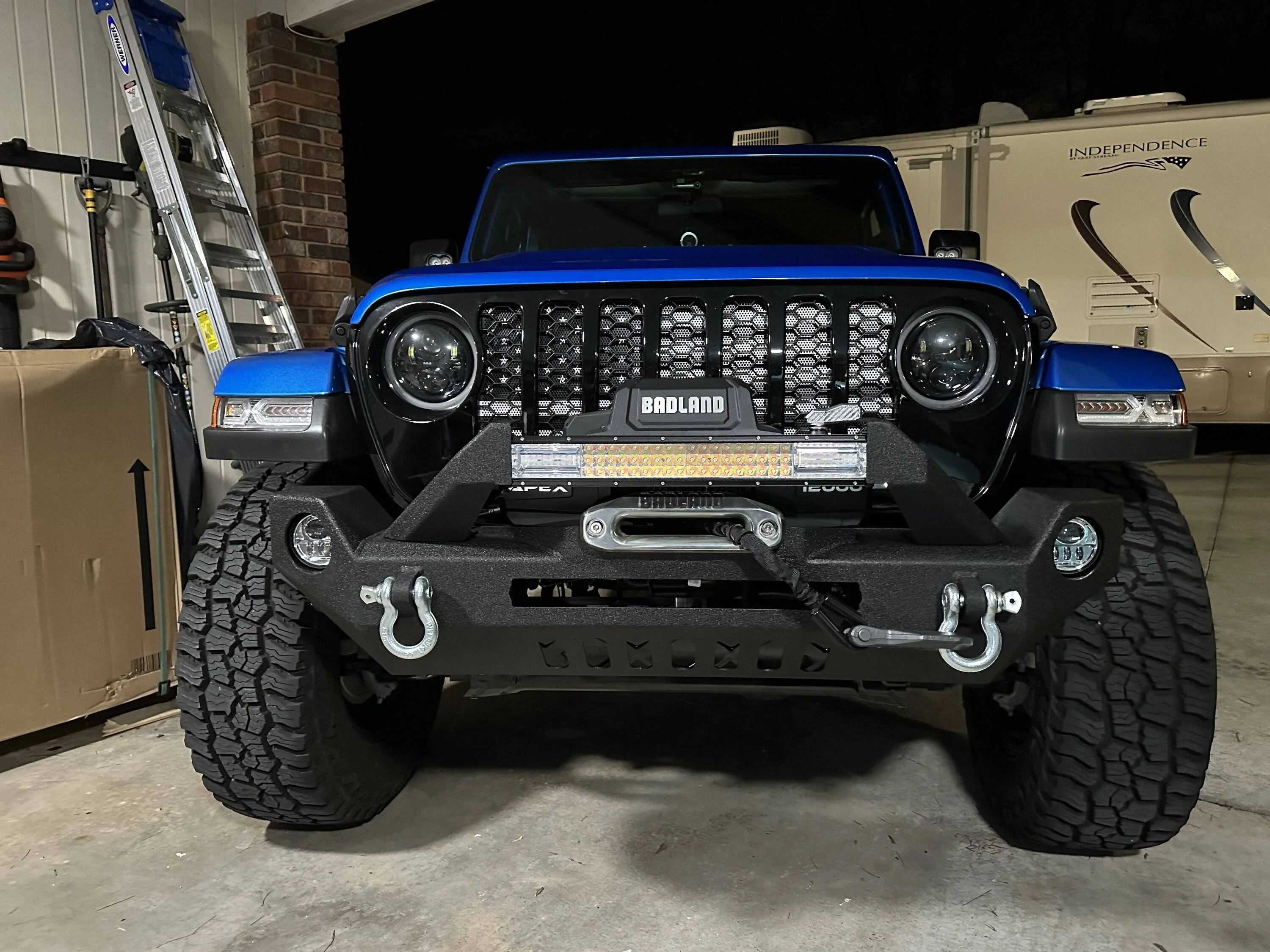 Jeep Gladiator 2022 Hydro Blue Sport S Altitude 399AB32C-AD38-4035-86FB-705DB2BA3FC4